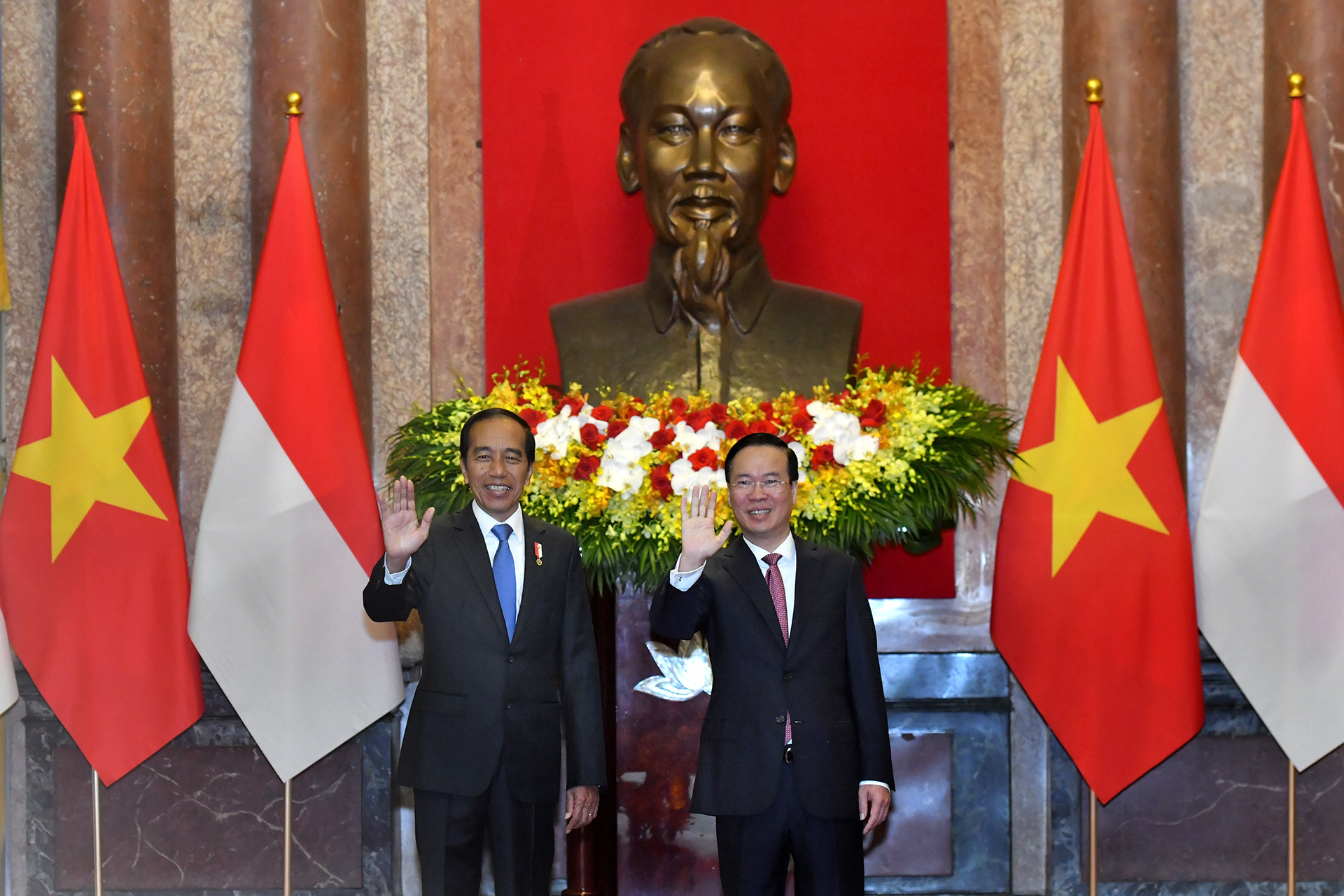 Chủ tịch nước Võ Văn Thưởng với Tổng thống Indonesia Joko Widodo.