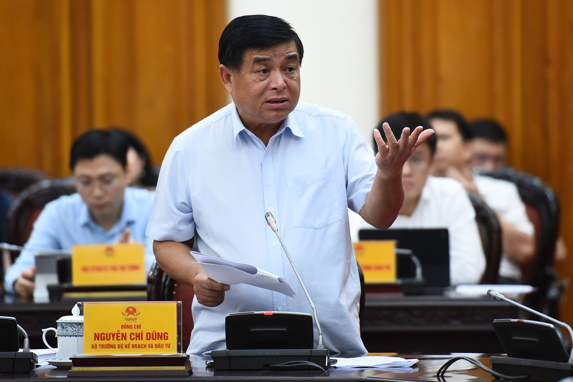 Bộ trưởng Kế hoạch và Đầu tư Nguyễn Chí Dũng phát biểu tại phiên họp.