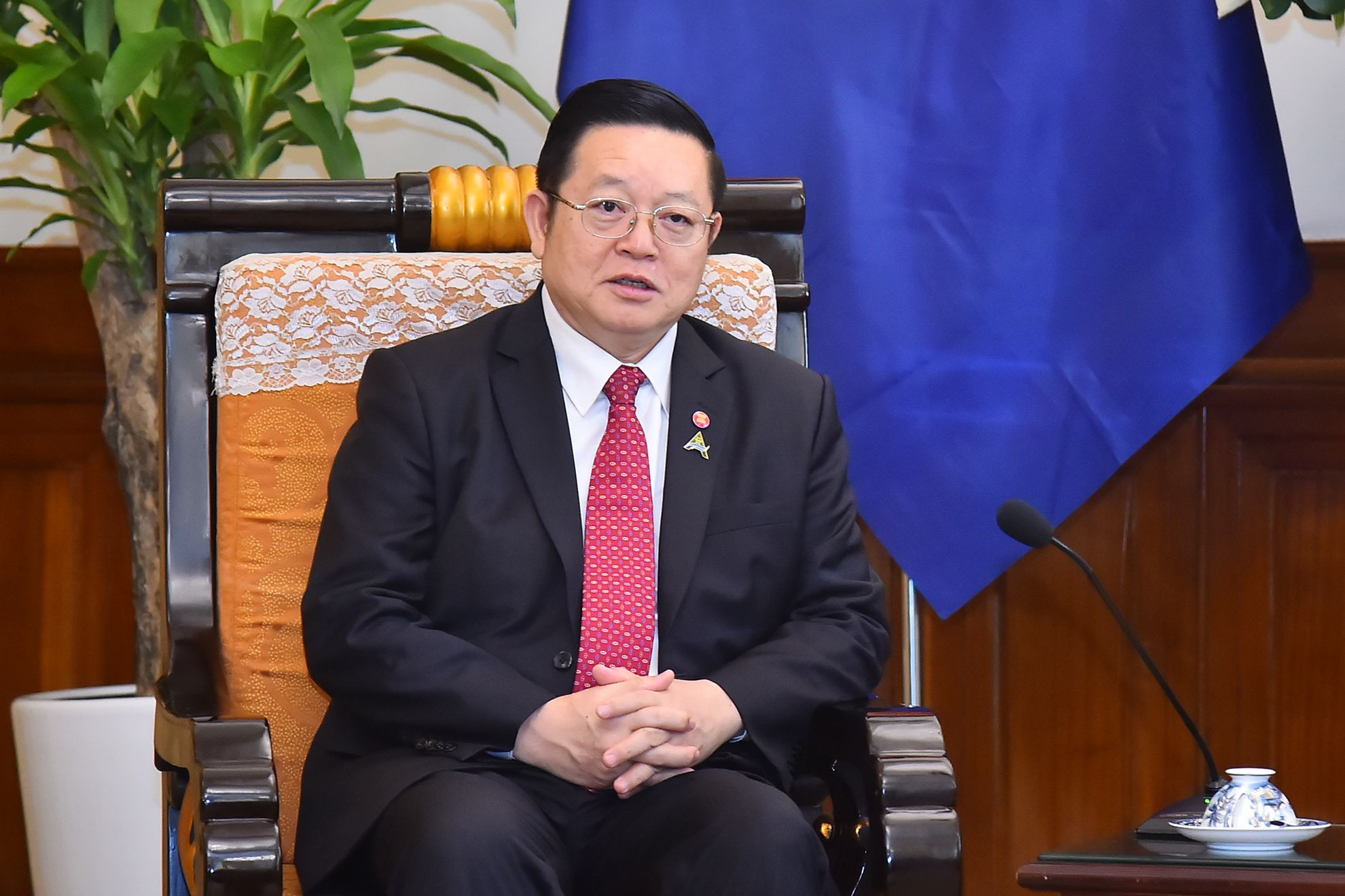 Tổng Thư ký ASEAN Kao Kim Hourn phát biểu đáp từ Bộ trưởng Ngoại giao Bùi Thanh Sơn tại buổi tiếp.