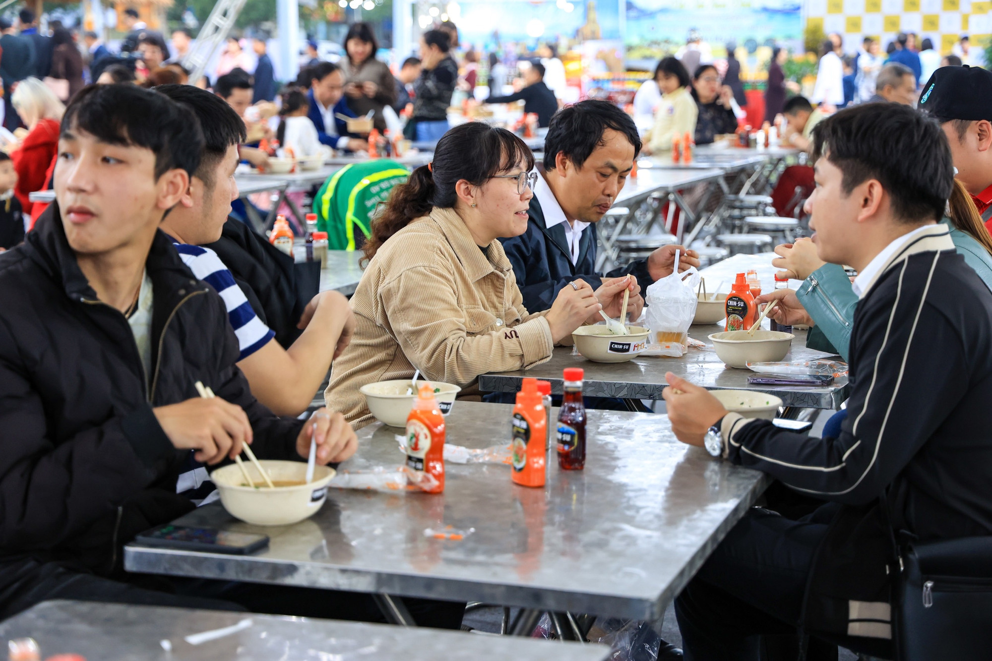 Khách hàng có thể thưởng thức các bát phở thơm ngon trực tiếp tại sự kiện.