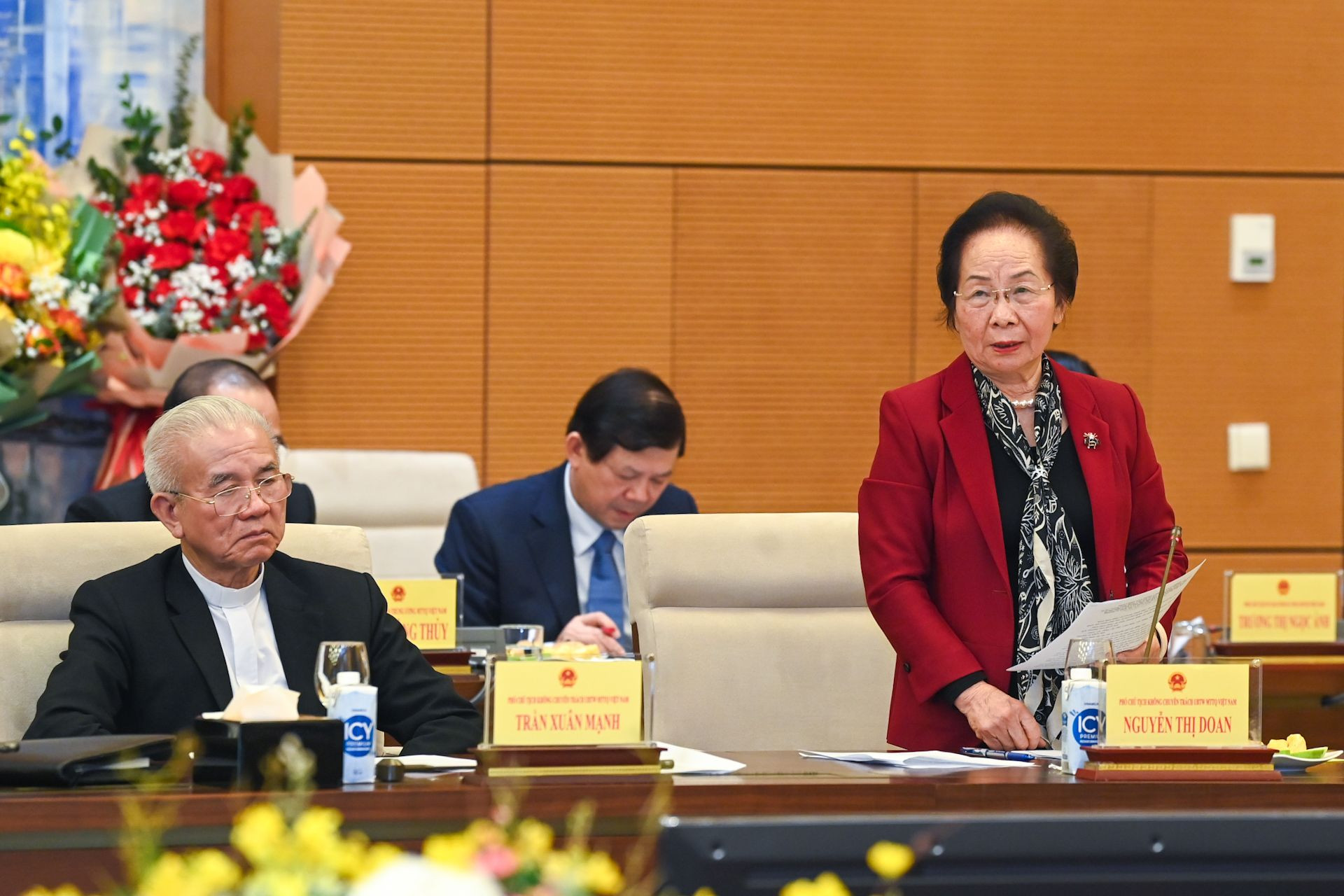 Nguyên Phó Chủ tịch nước Nguyễn Thị Doan phát biểu ý kiến tại hội nghị.