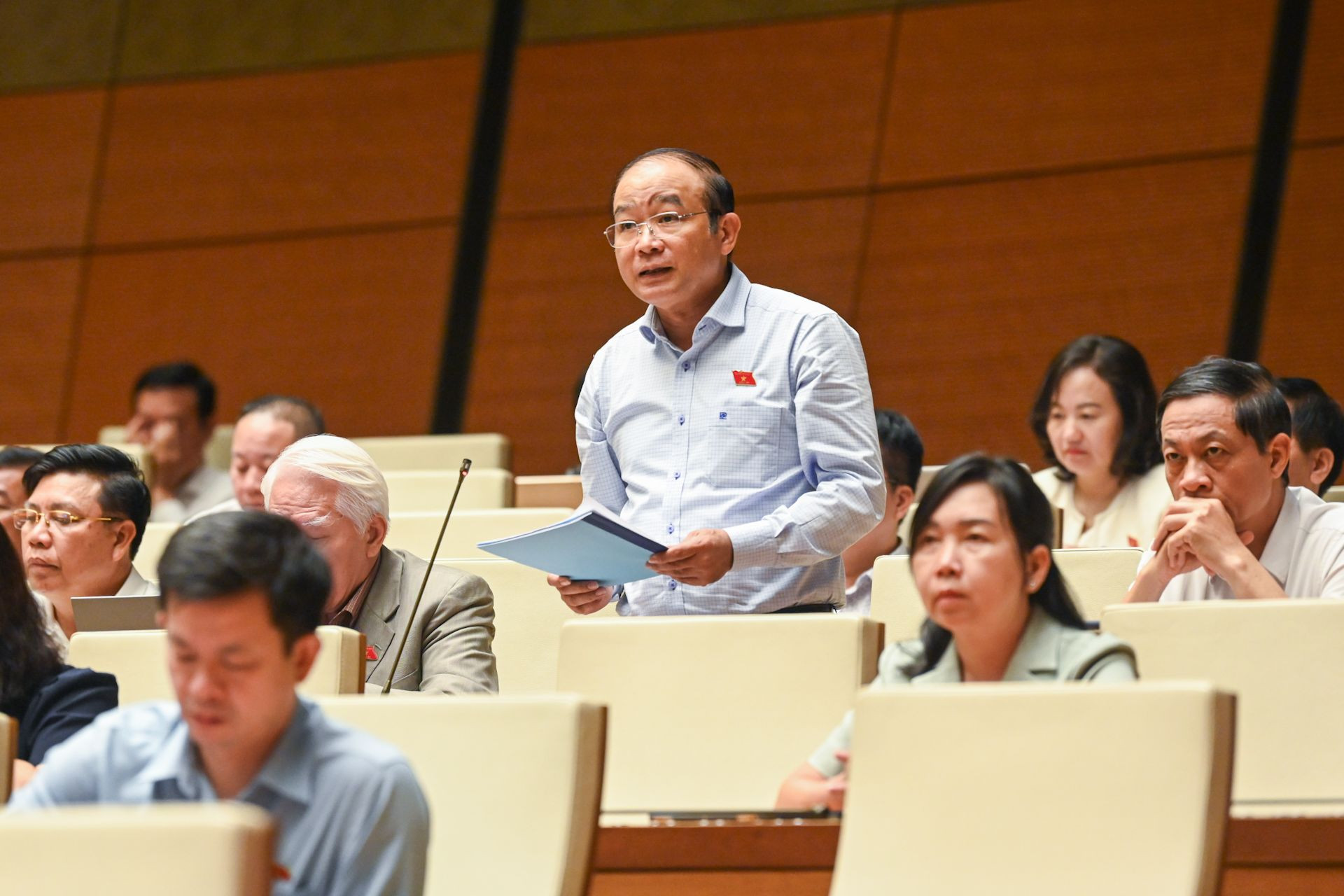 Đại biểu Lã Thanh Tân (Đoàn đại biểu Quốc hội Thành phố Hải Phòng) tham gia ý kiến thảo luận.