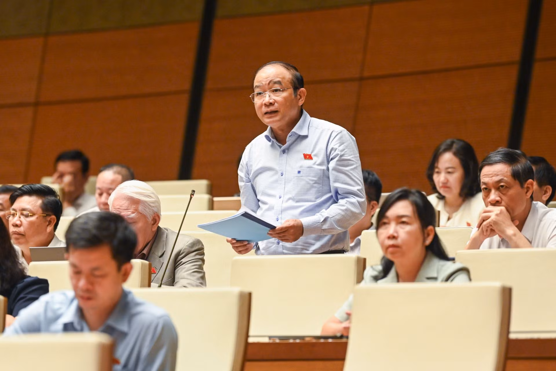 Đại biểu Lã Thanh Tân (Đoàn đại biểu Quốc hội Thành phố Hải Phòng) tham gia ý kiến thảo luận.