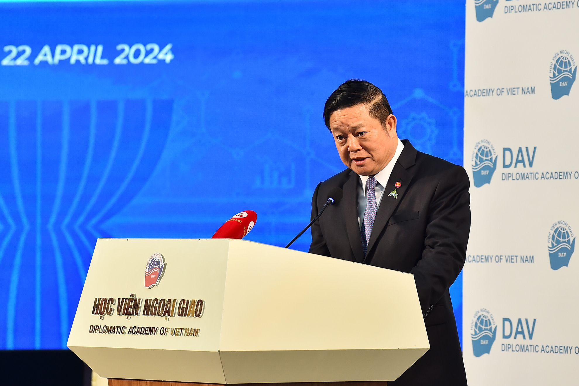 Tổng Thư ký ASEAN Kao Kim Hourn phát biểu tại buổi đối thoại.