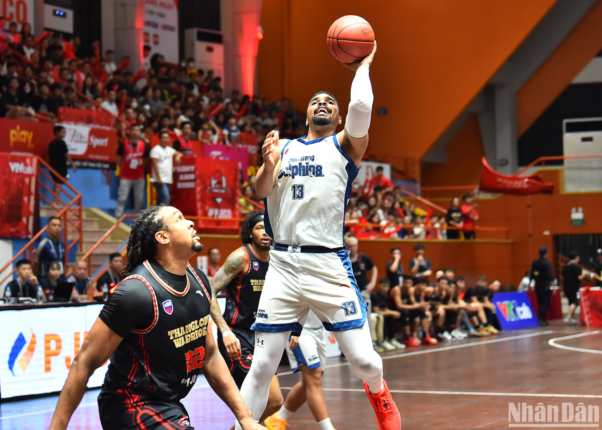 Robert Alan Sampson sẽ phải rất tiếc sau trận đấu này khi chỉ có 1 tình huống ném phạt thành công trong trận đấu (1/6). Nếu tận dụng tốt cơ hội của mình có thể trận đấu sẽ đi theo một hướng tốt hơn cho Nha Trang Dolphins.