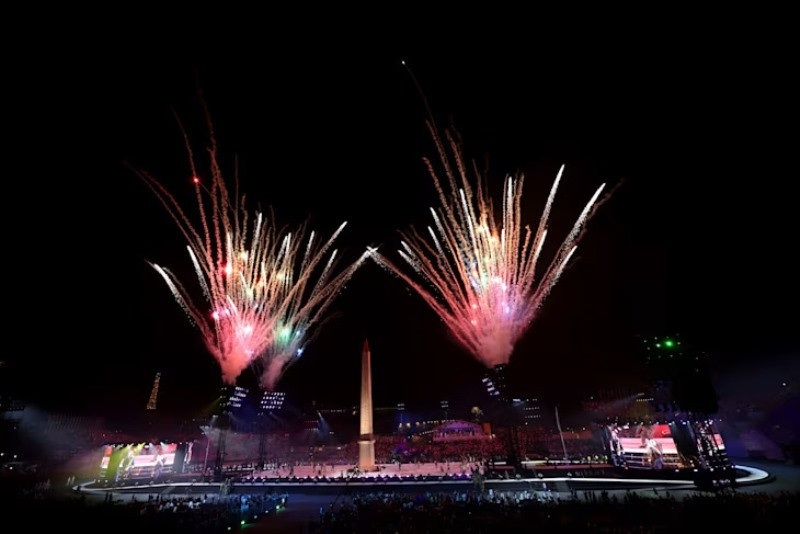 Buổi lễ khai mạc Paralympic 2024 kết thúc bằng màn trình diễn pháo hoa hoành tráng, đầy ắp không khí lễ hội đậm chất Paris. (Ảnh: Paris 2024)
