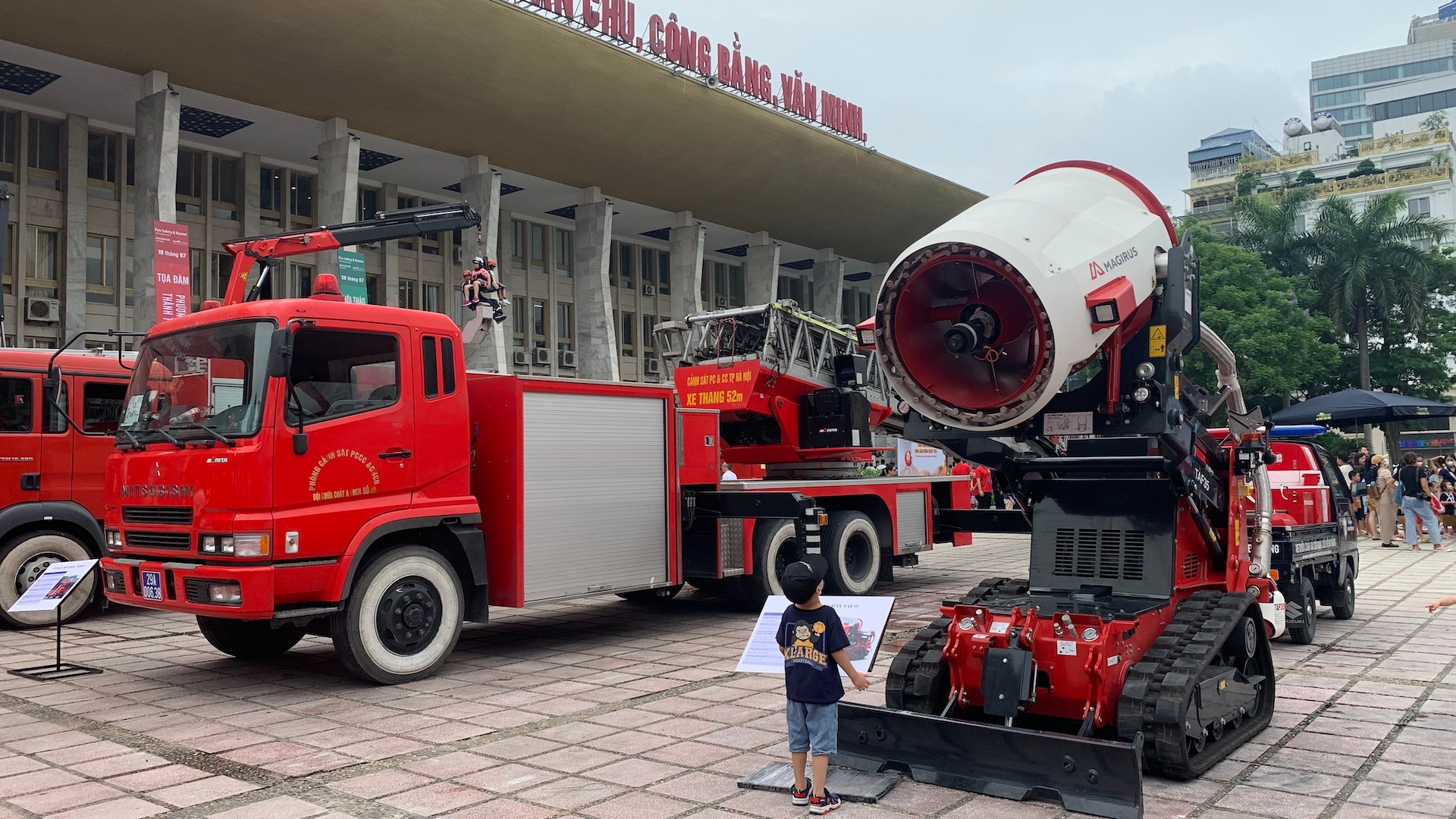 Rô bốt chữa cháy TAF35.