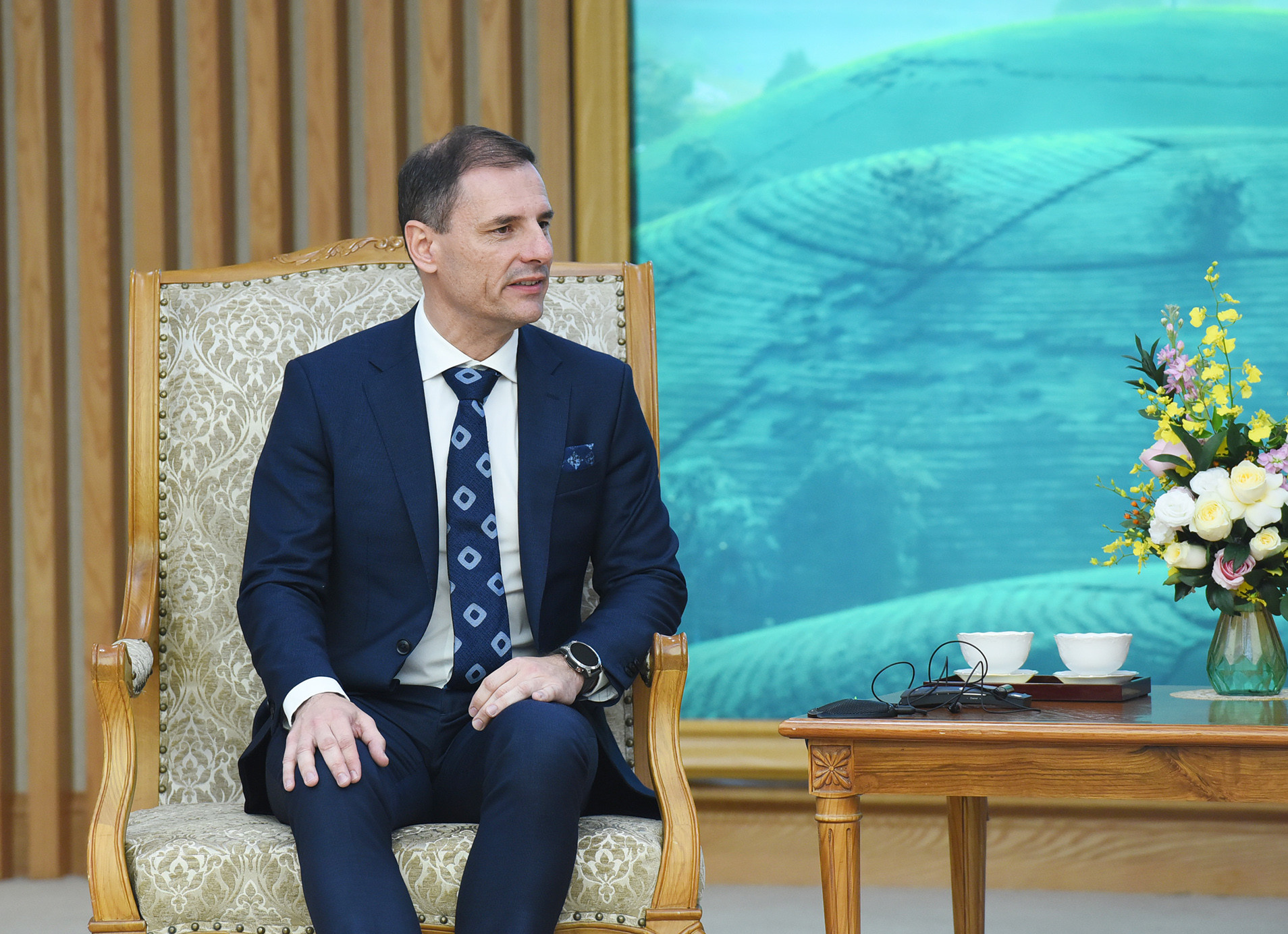 Bộ trưởng Tư pháp Hungary Bence Tuzson phát biểu tại buổi tiếp.