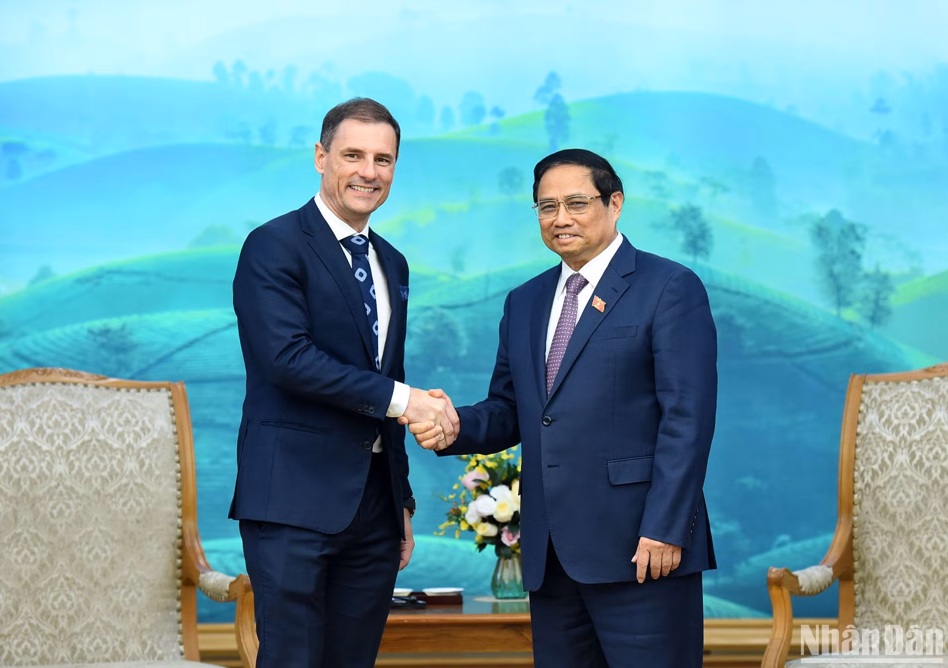 Thủ tướng Phạm Minh Chính đón Bộ trưởng Tư pháp Hungary Bence Tuzson.