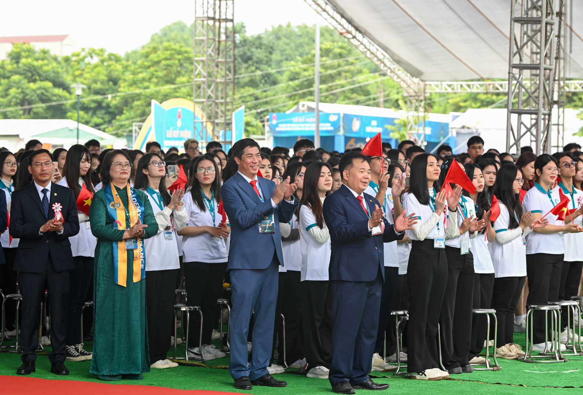 Lãnh đạo Học viện Tài chính và đông đảo cán bộ, giảng viên, sinh viên dự lễ kỷ niệm.