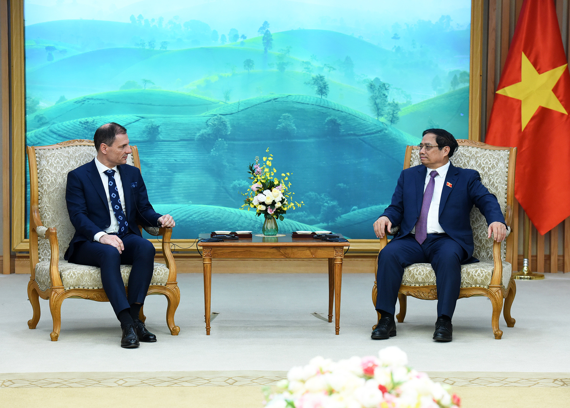 Thủ tướng Phạm Minh Chính tiếp Bộ trưởng Tư pháp Hungary Bence Tuzson.