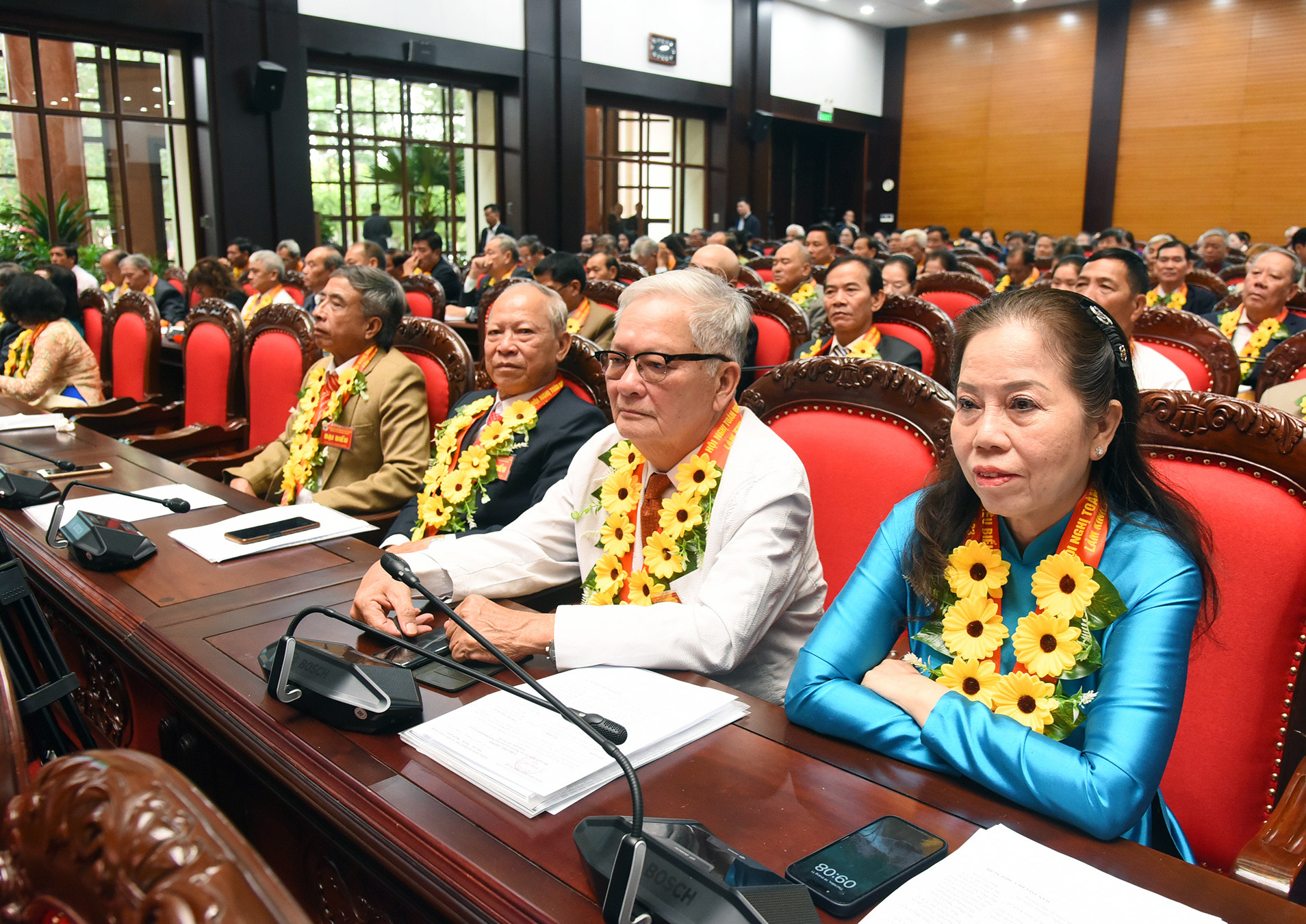 Các đại biểu người cao tuổi tiêu biểu làm kinh tế giỏi lần thứ IV tham dự hội nghị.