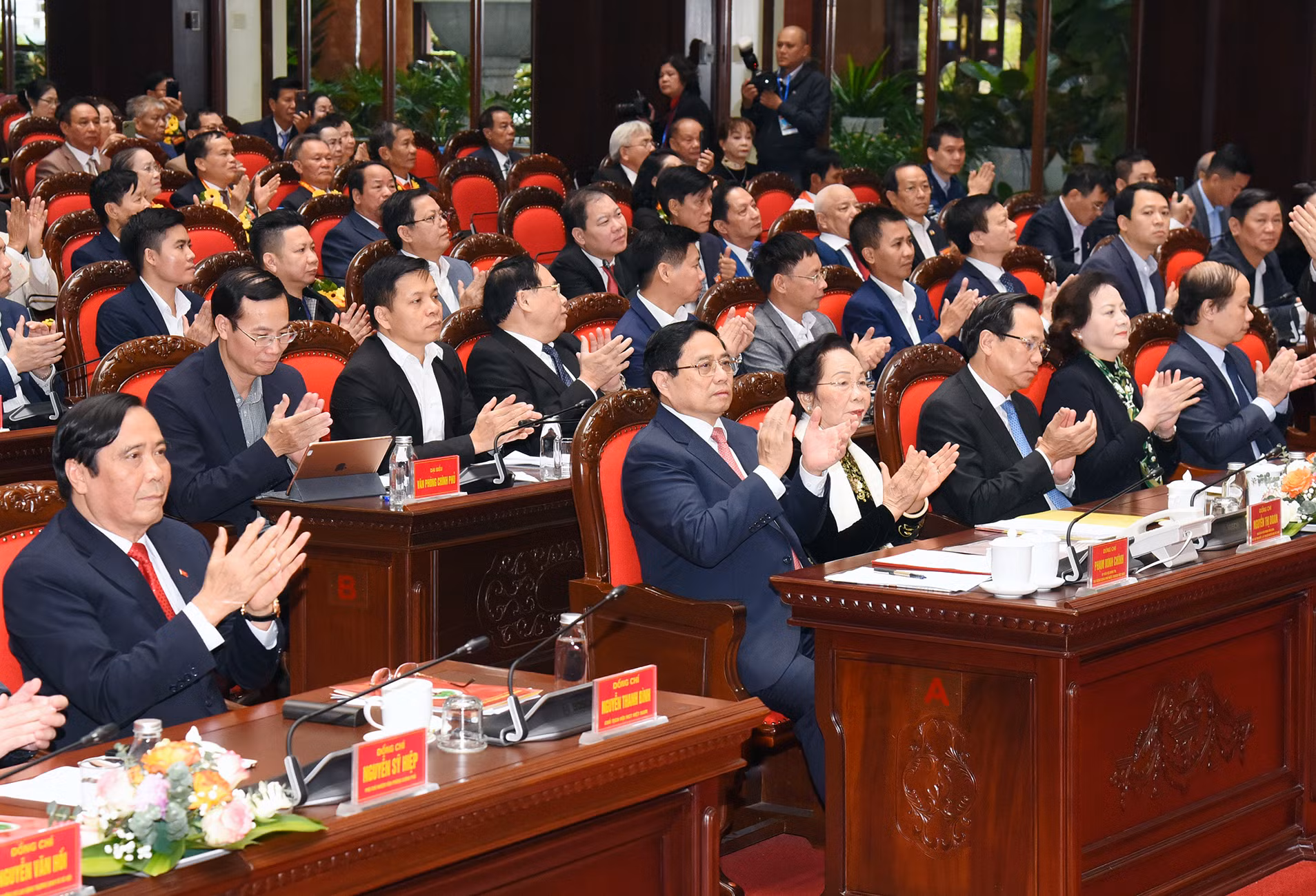 Thủ tướng Phạm Minh Chính với các đại biểu tham dự hội nghị.