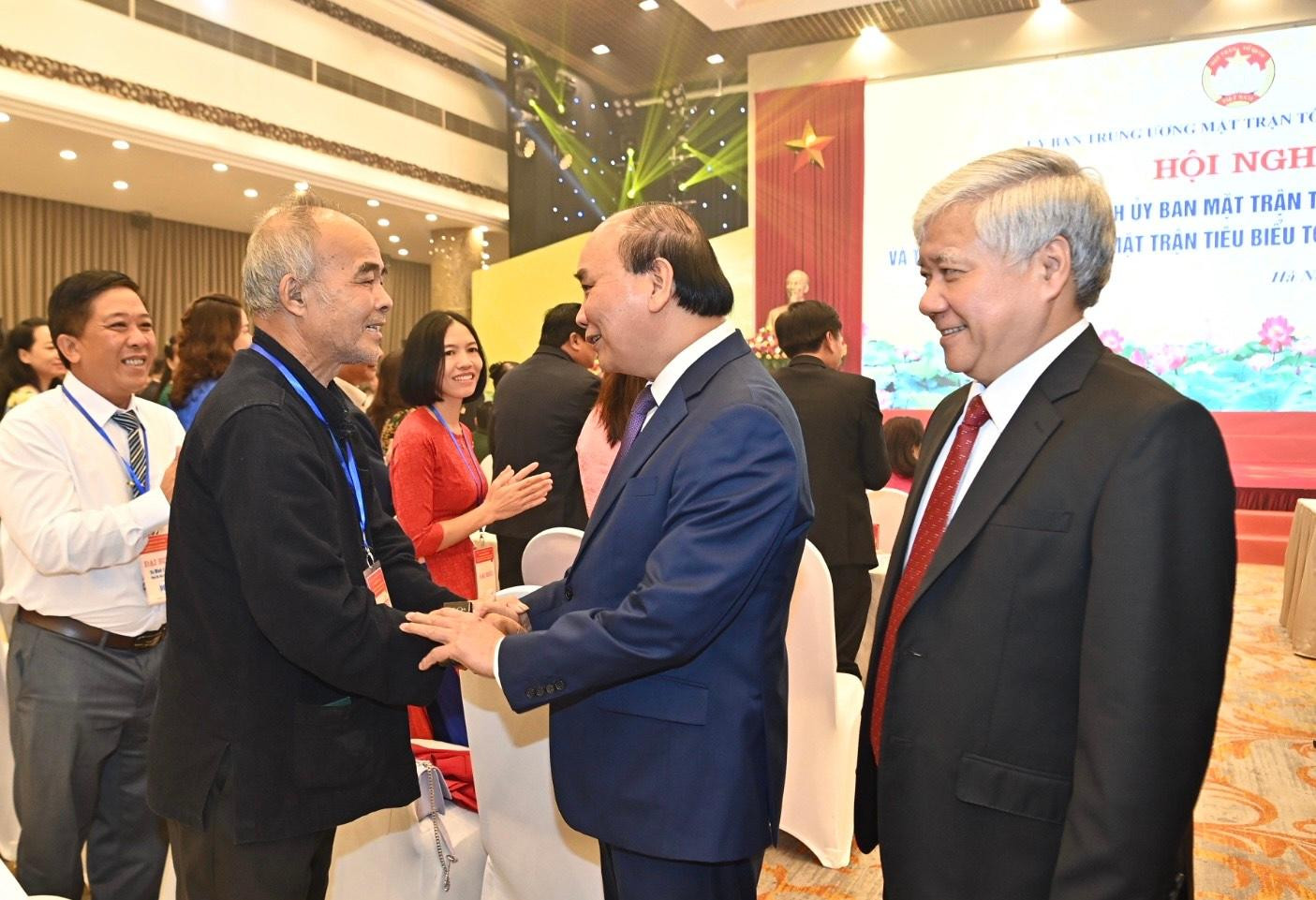 Chủ tịch nước Nguyễn Xuân Phúc dự Hội nghị biểu dương cán bộ Mặt trận Tổ quốc tiêu biểu toàn quốc