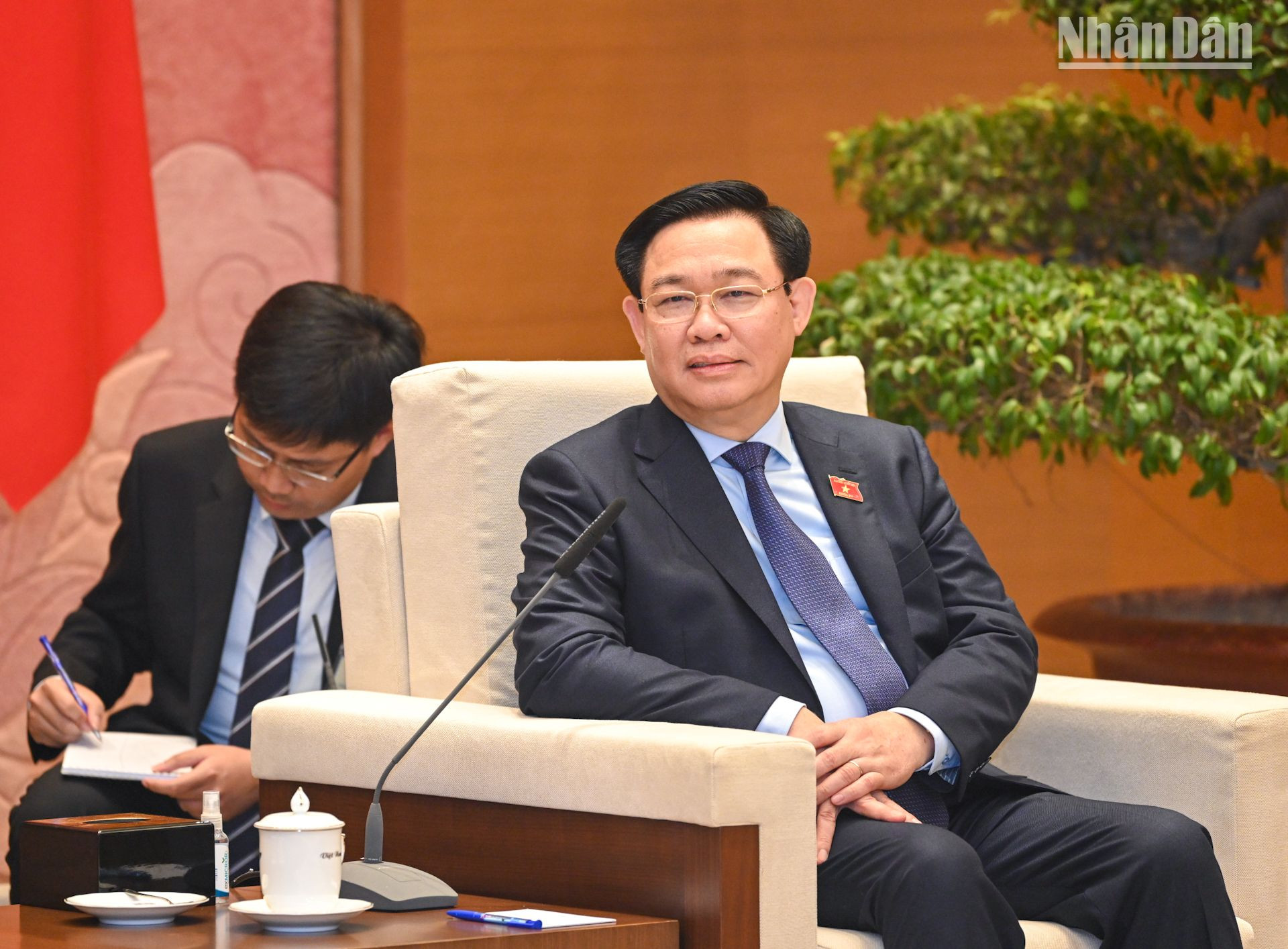 Chủ tịch Quốc hội Vương Đình Huệ phát biểu tại buổi tiếp. Chủ tịch Quốc hội Vương Đình Huệ phát biểu tại buổi tiếp.