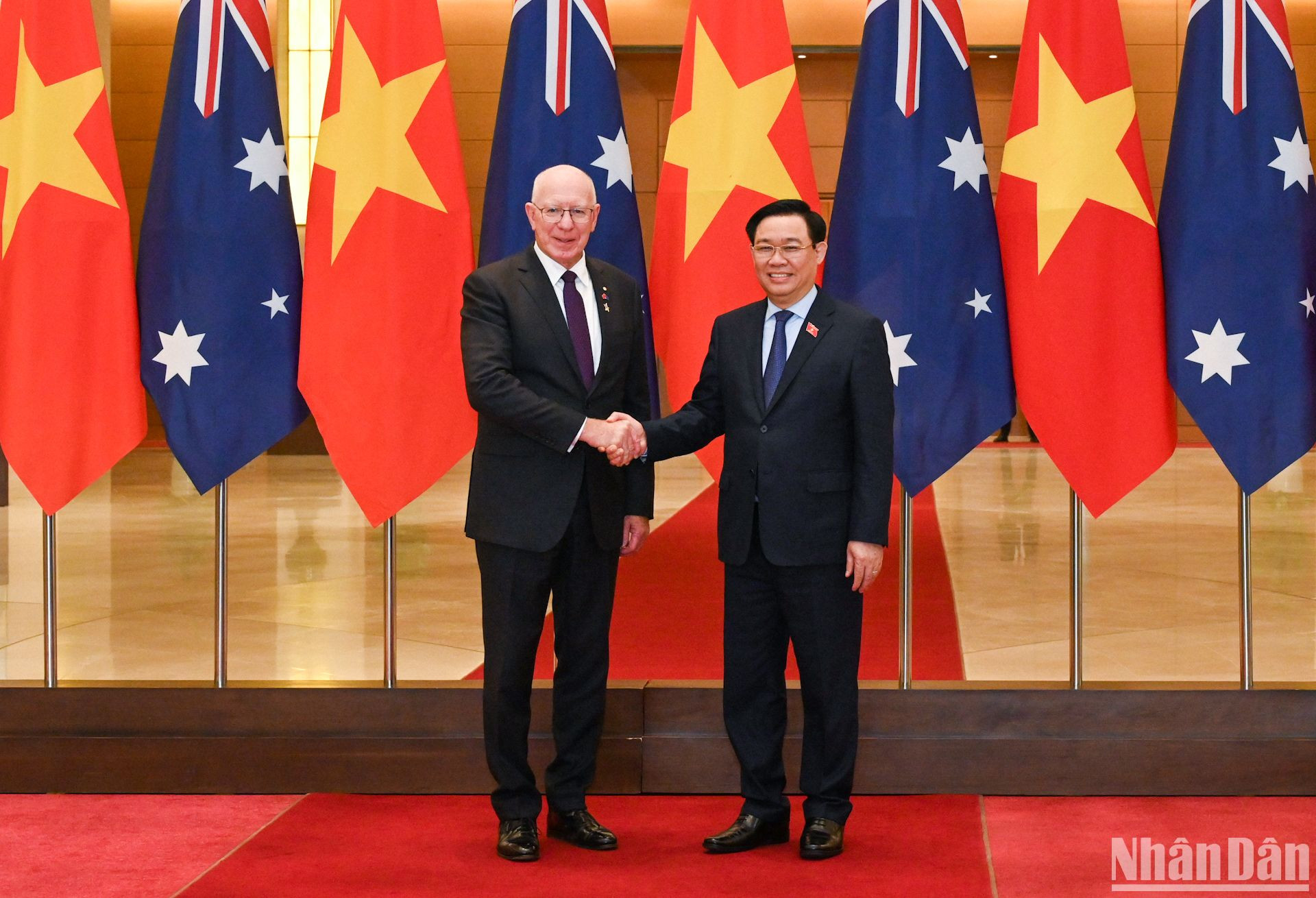 Chủ tịch Quốc hội Vương Đình Huệ và Toàn quyền Australia David Hurley tại buổi tiếp. Chủ tịch Quốc hội Vương Đình Huệ và Toàn quyền Australia David Hurley tại buổi tiếp.