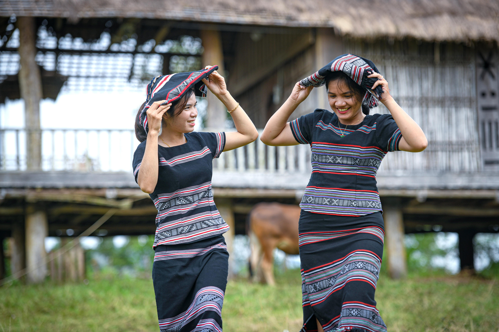 Thiếu nữ Hrê. (Ảnh: Thành Đạt)