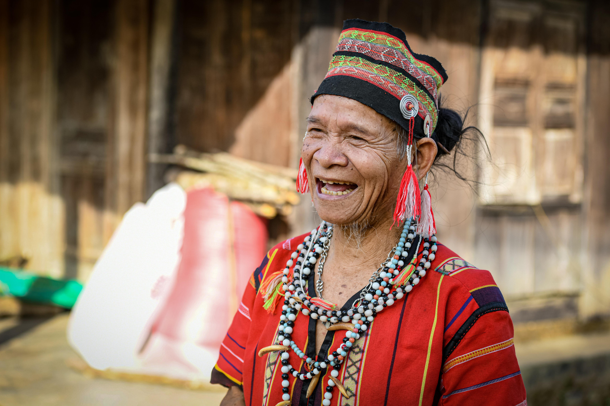 Người đàn ông Giẻ-Triêng. (Ảnh: Thành Đạt)