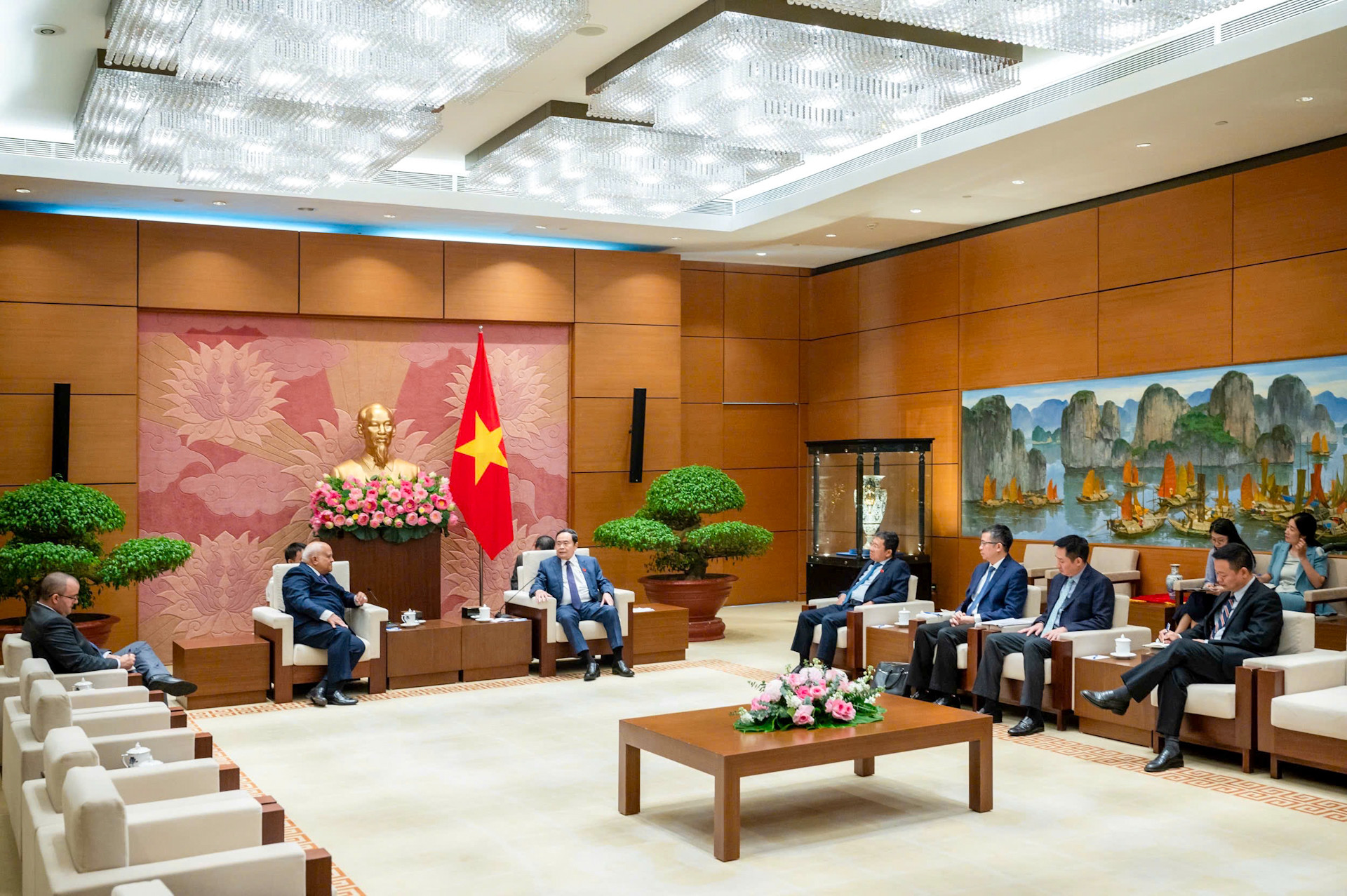 Quang cảnh cuộc tiếp tại Nhà Quốc hội.