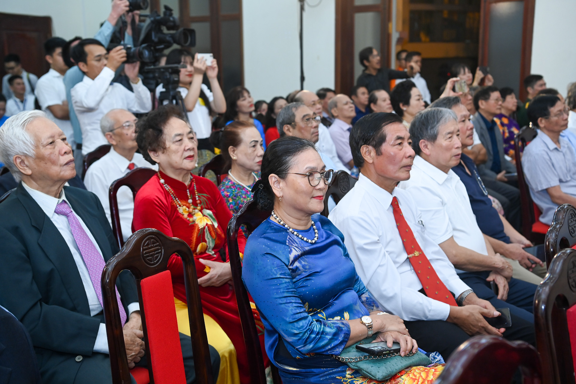 Đông đảo các tầng lớp nhân dân dự Ngày hội Đại đoàn kết toàn dân tộc.