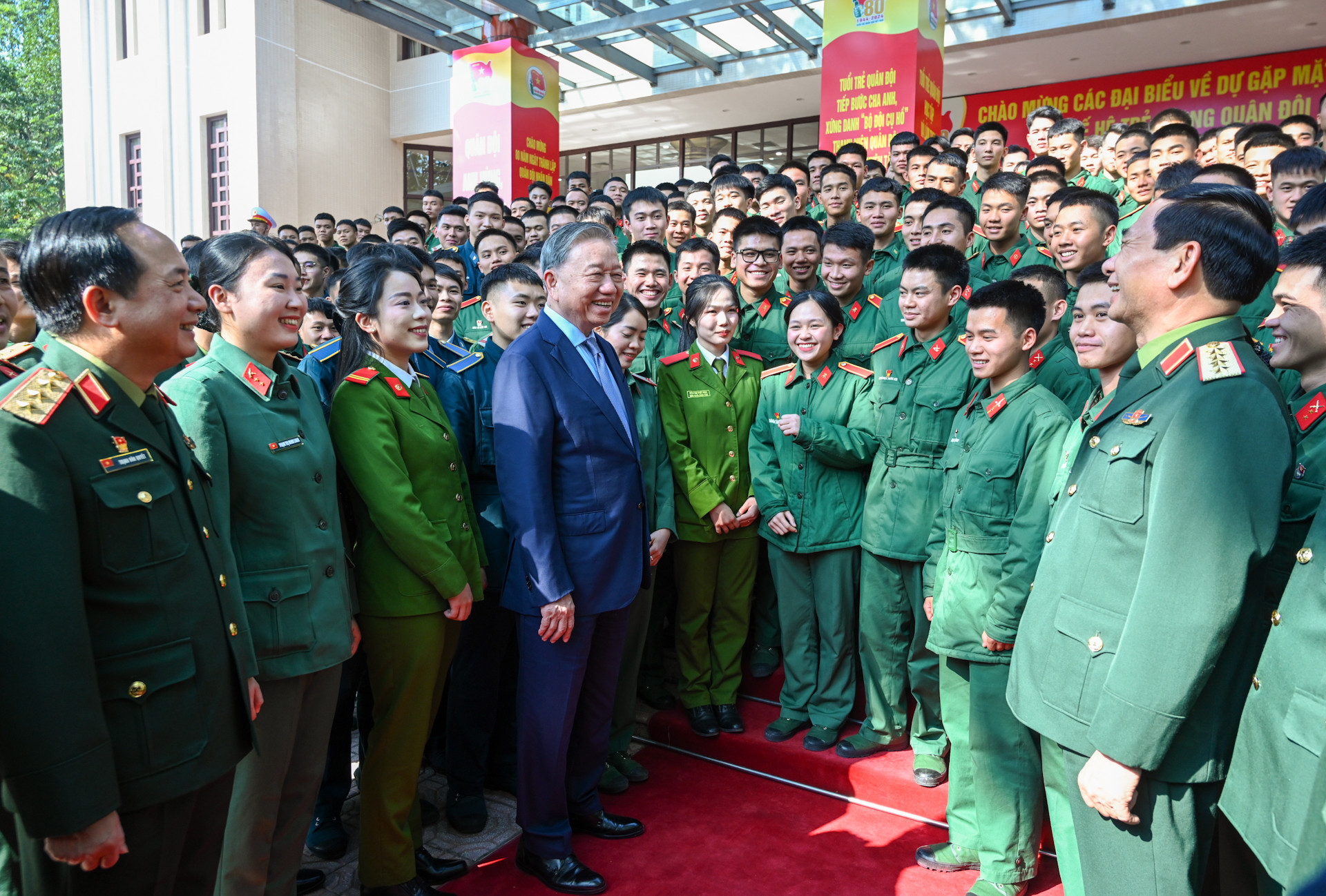 Tổng Bí thư Tô Lâm cùng các đồng chí lãnh đạo Bộ Quốc phòng và các đại biểu.