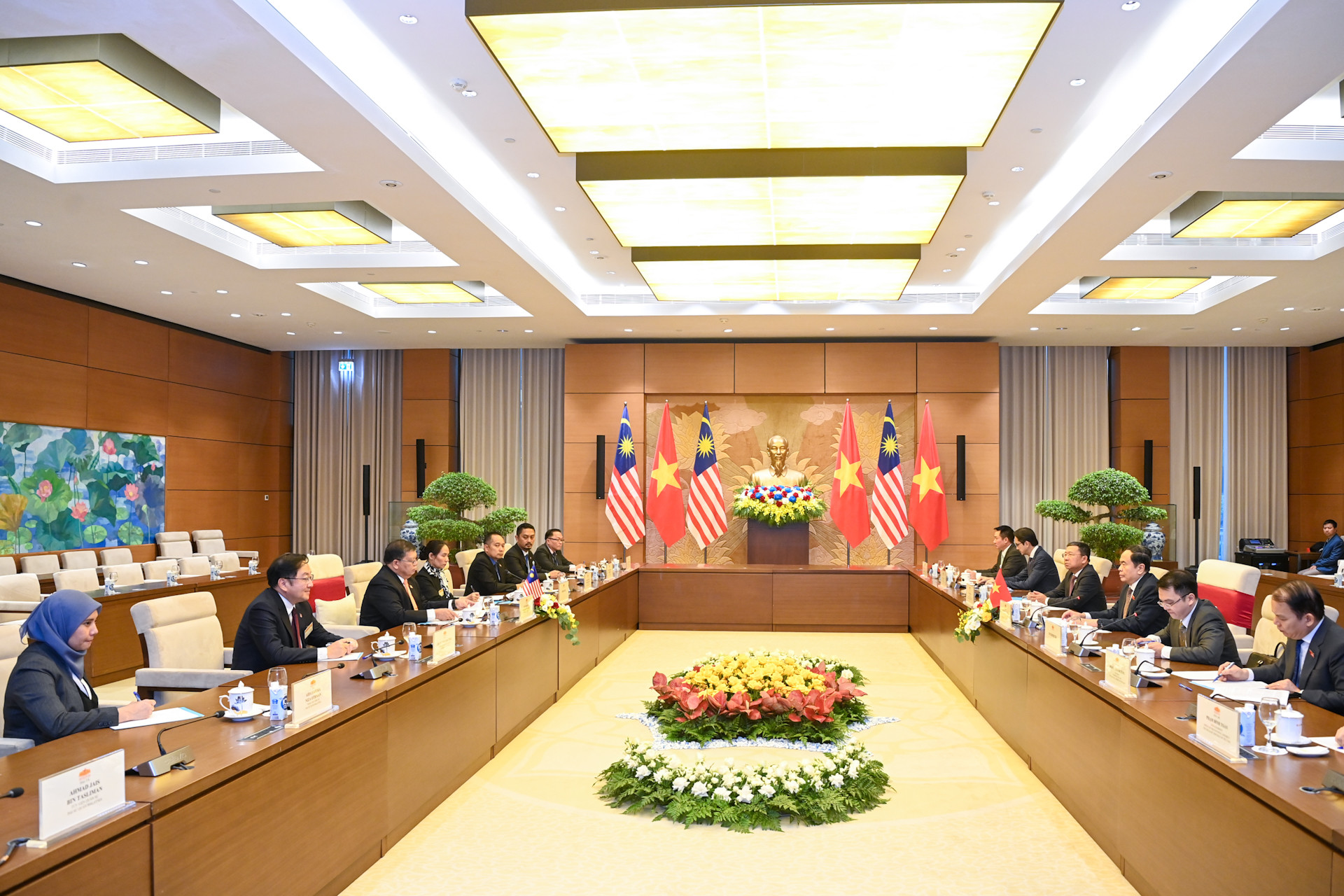 Quang cảnh hội đàm tại Nhà Quốc hội.