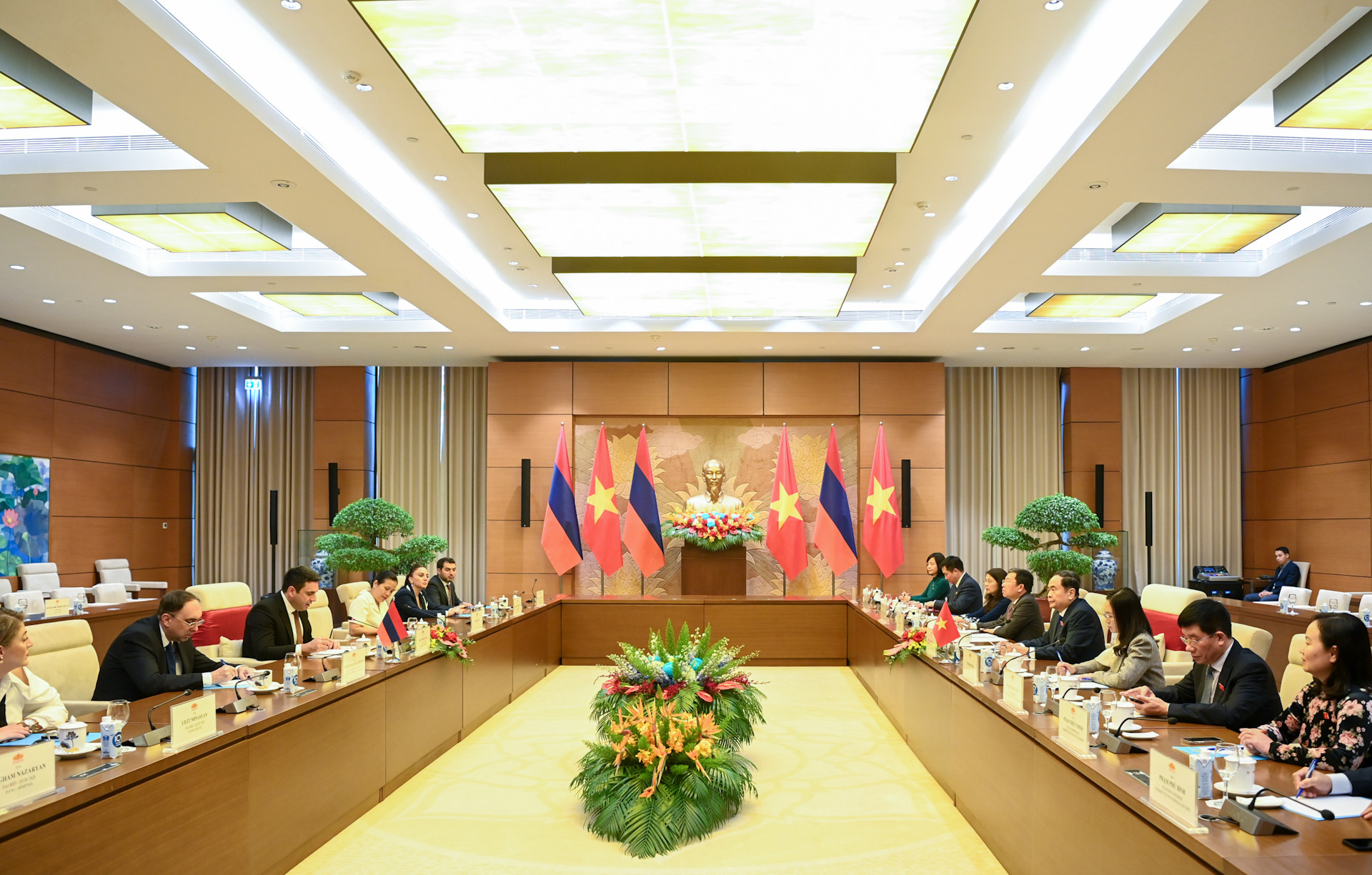 Quang cảnh hội đàm tại Nhà Quốc hội.