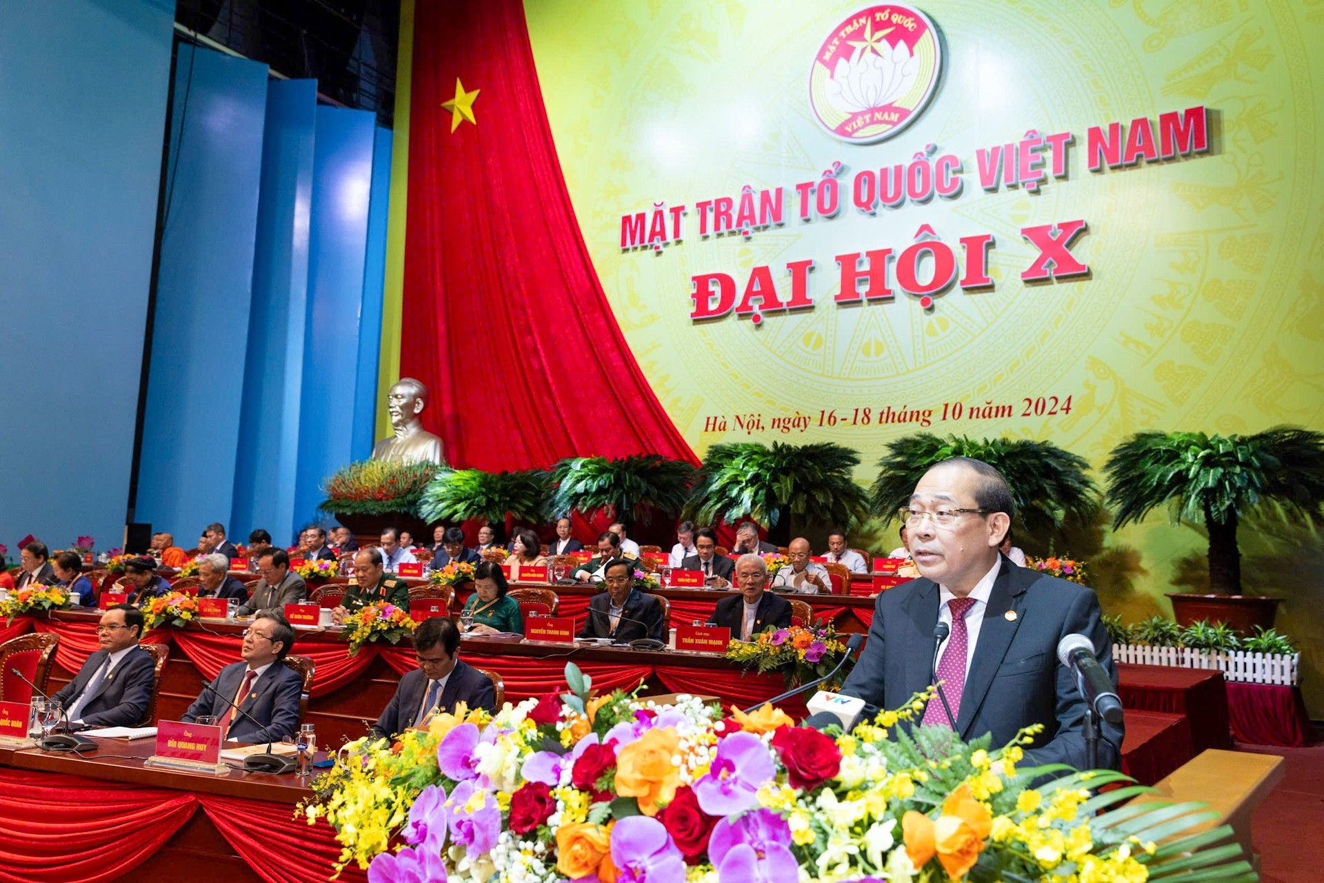 Phó Chủ tịch Ủy ban Trung ương Mặt trận Tổ quốc Việt Nam Hoàng Công Thủy phát biểu tại phiên làm việc.