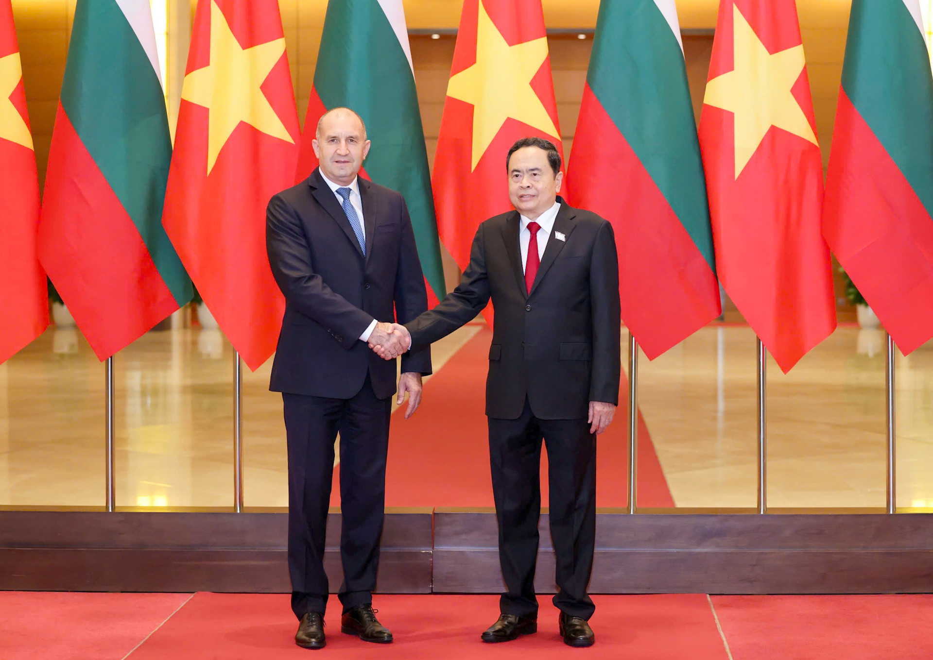 Chủ tịch Quốc hội Trần Thanh Mẫn và Tổng thống Cộng hòa Bulgaria Rumen Radev.