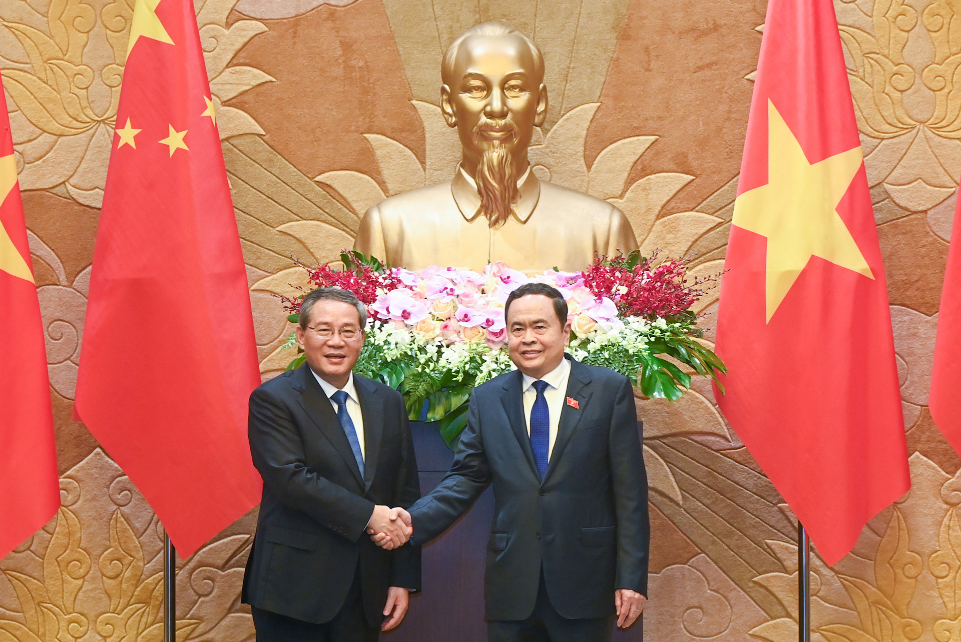 Chủ tịch Quốc hội Trần Thanh Mẫn và Thủ tướng Trung Quốc Lý Cường tại hội kiến.