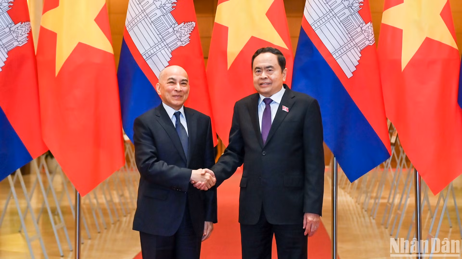 Chủ tịch Quốc hội Trần Thanh Mẫn và Quốc vương Campuchia Norodom Sihamoni.