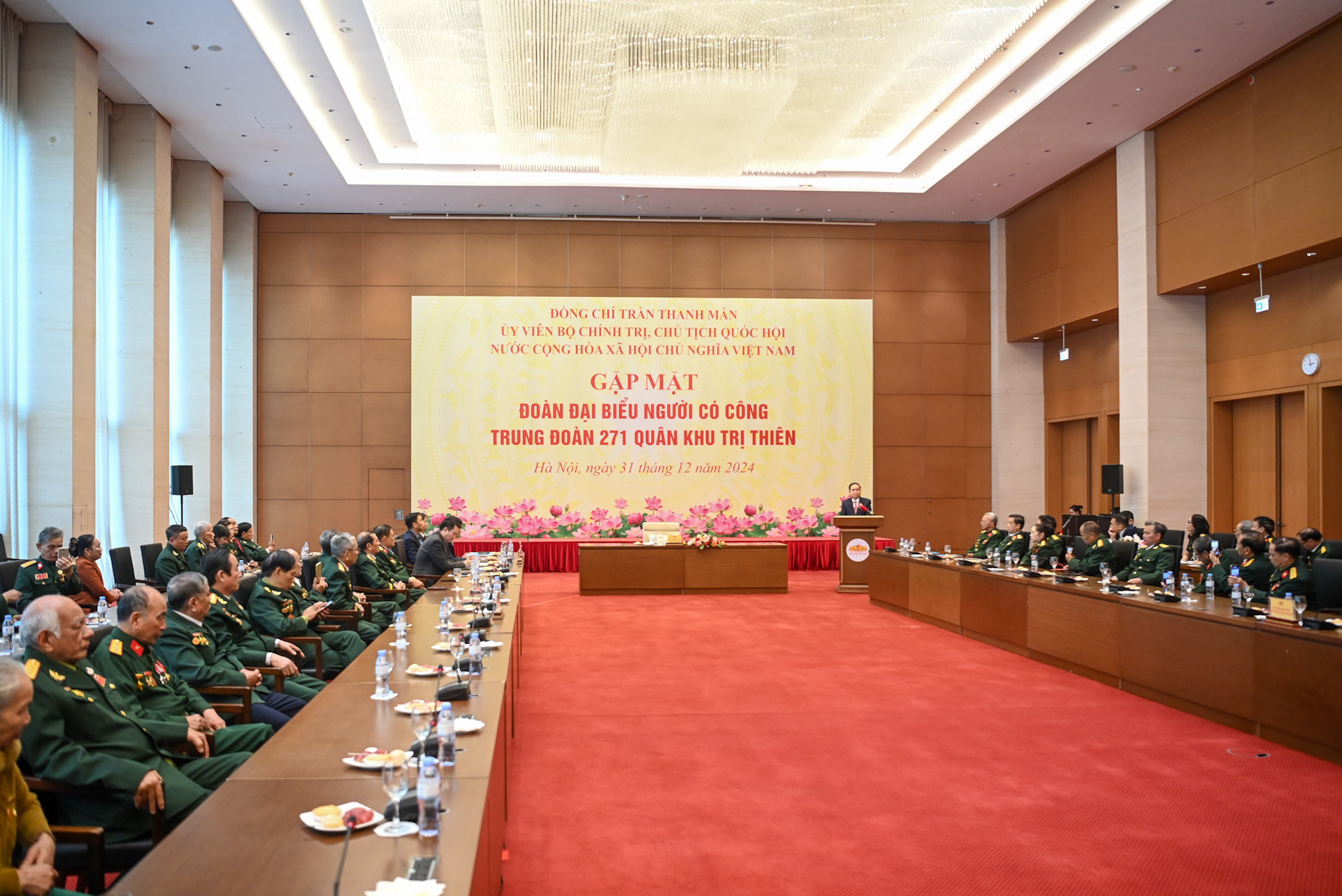 Quang cảnh buổi gặp mặt tại Nhà Quốc hội.