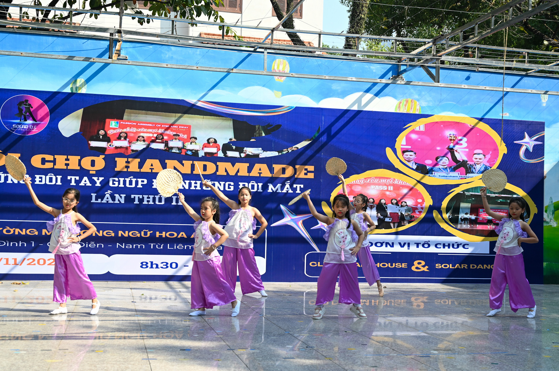 Tiết mục biểu diễn của các của các học viên Câu lạc bộ DreamHouse.