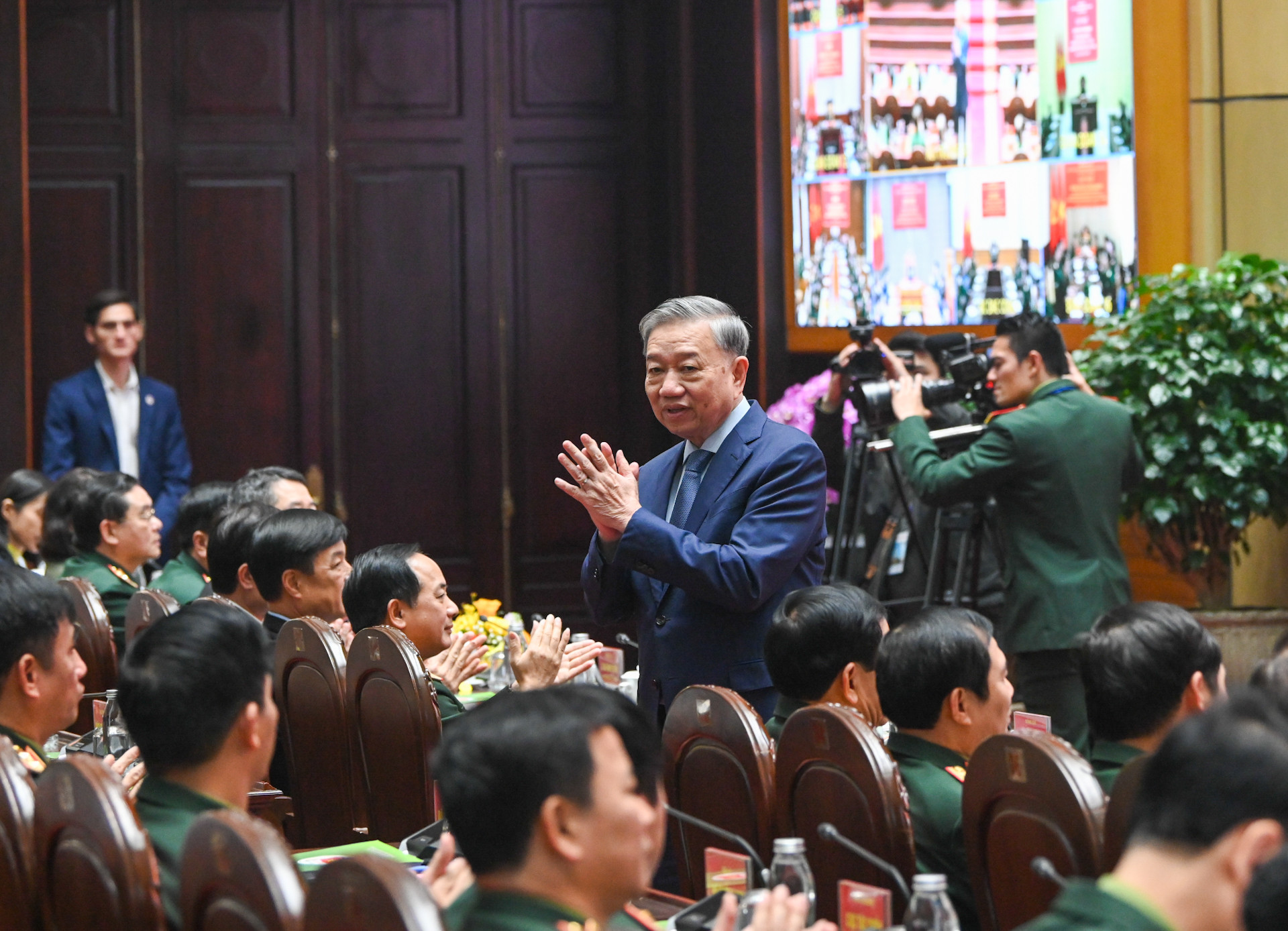 Tổng Bí thư Tô Lâm dự buổi gặp mặt, động viên đại biểu thế hệ trẻ trong Quân đội.