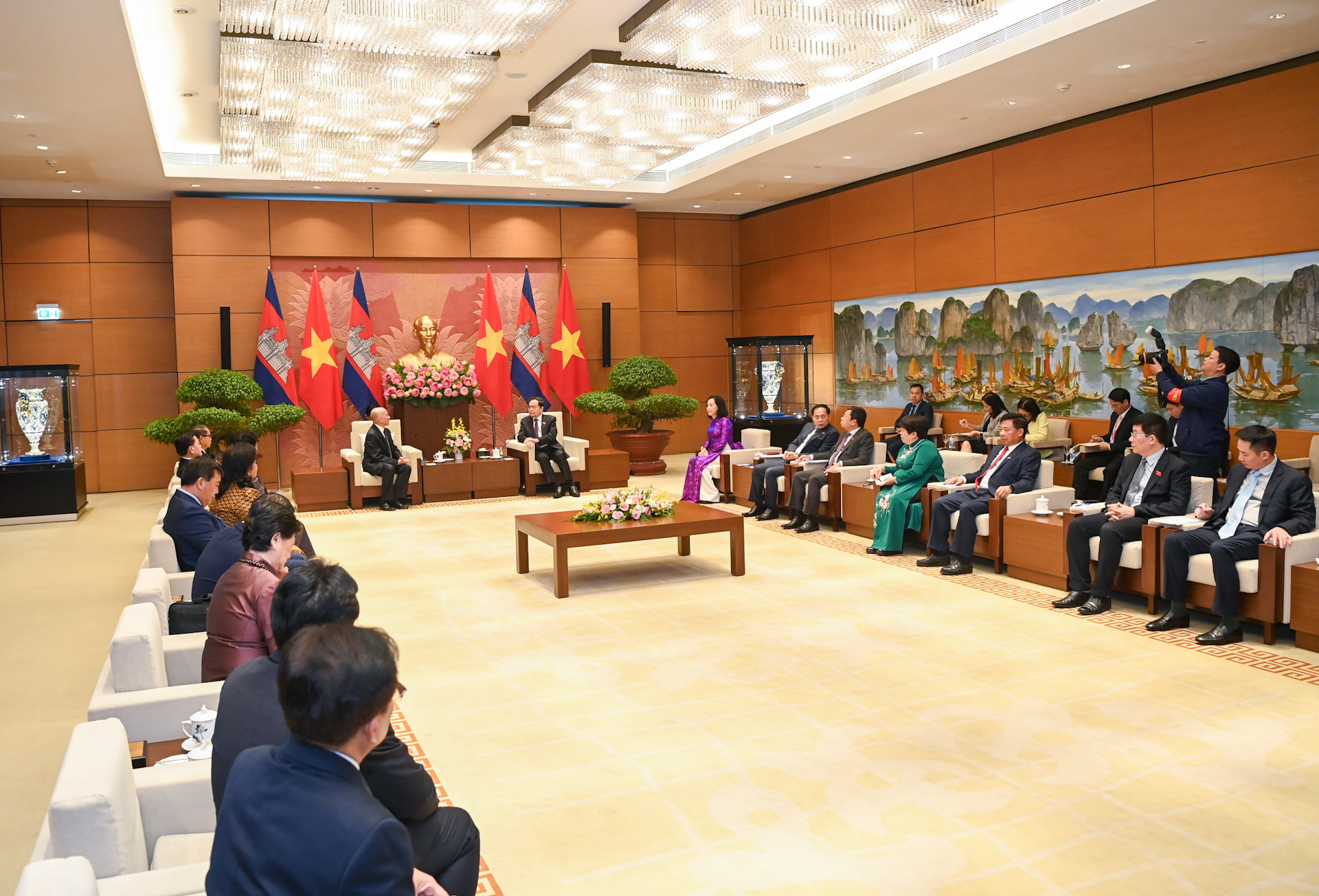 Quang cảnh buổi tiếp kiến tại Nhà Quốc hội.