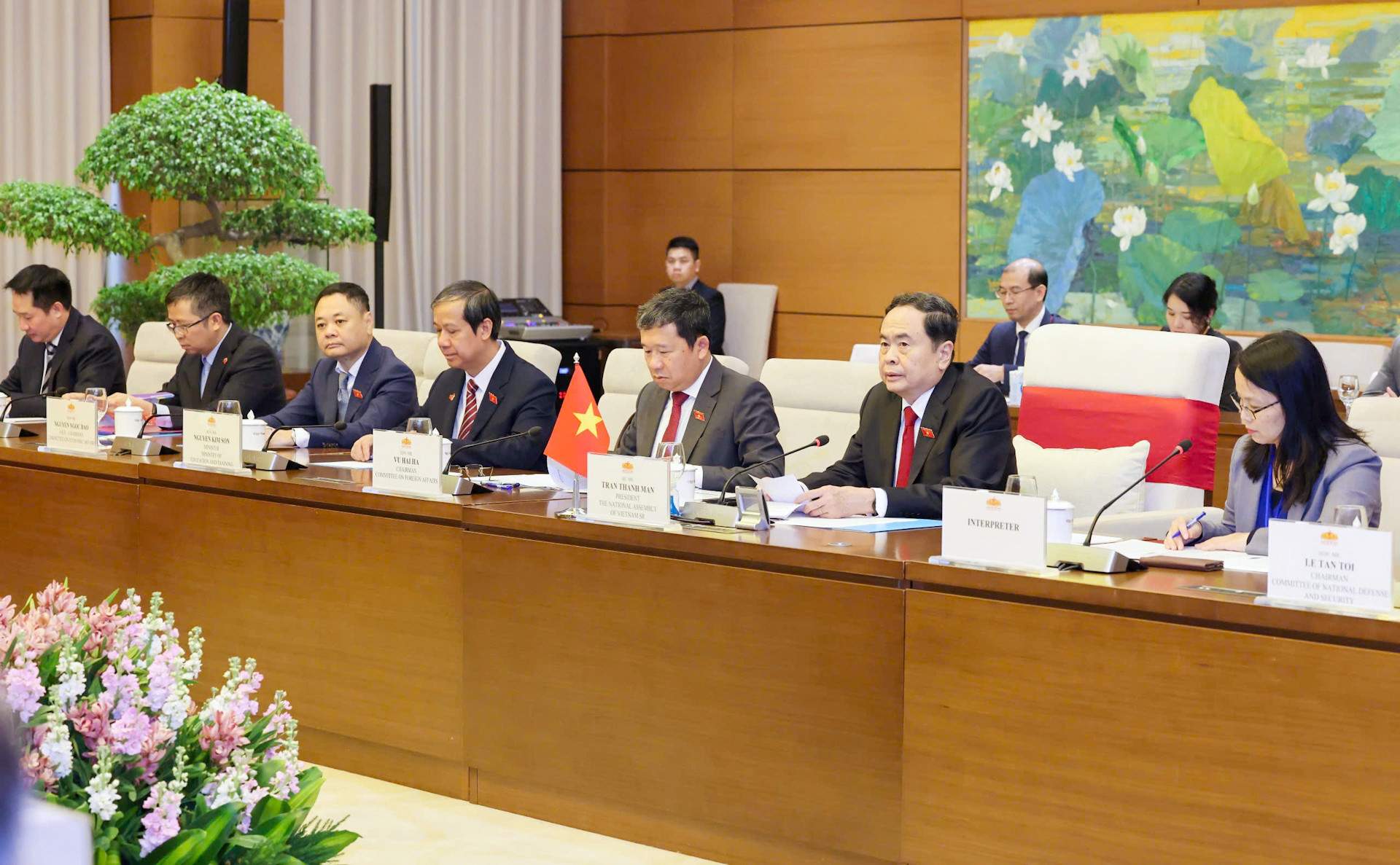 Chủ tịch Quốc hội Trần Thanh Mẫn và các đại biểu Việt Nam tại hội kiến.