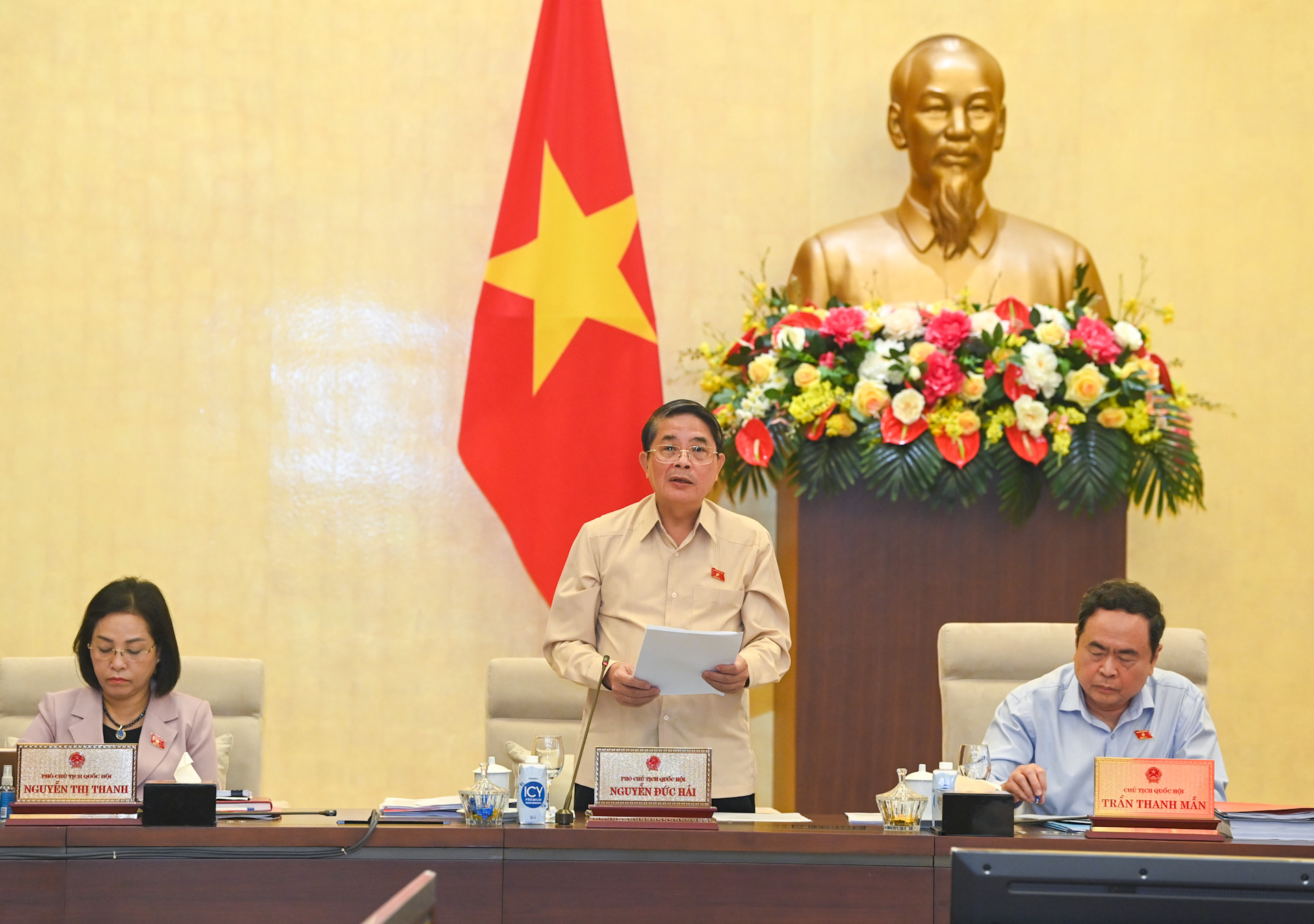 Phó Chủ tịch Quốc hội Nguyễn Đức Hải điều hành nội dung cho ý kiến về dự án Luật Quản lý và đầu tư vốn nhà nước tại doanh nghiệp.