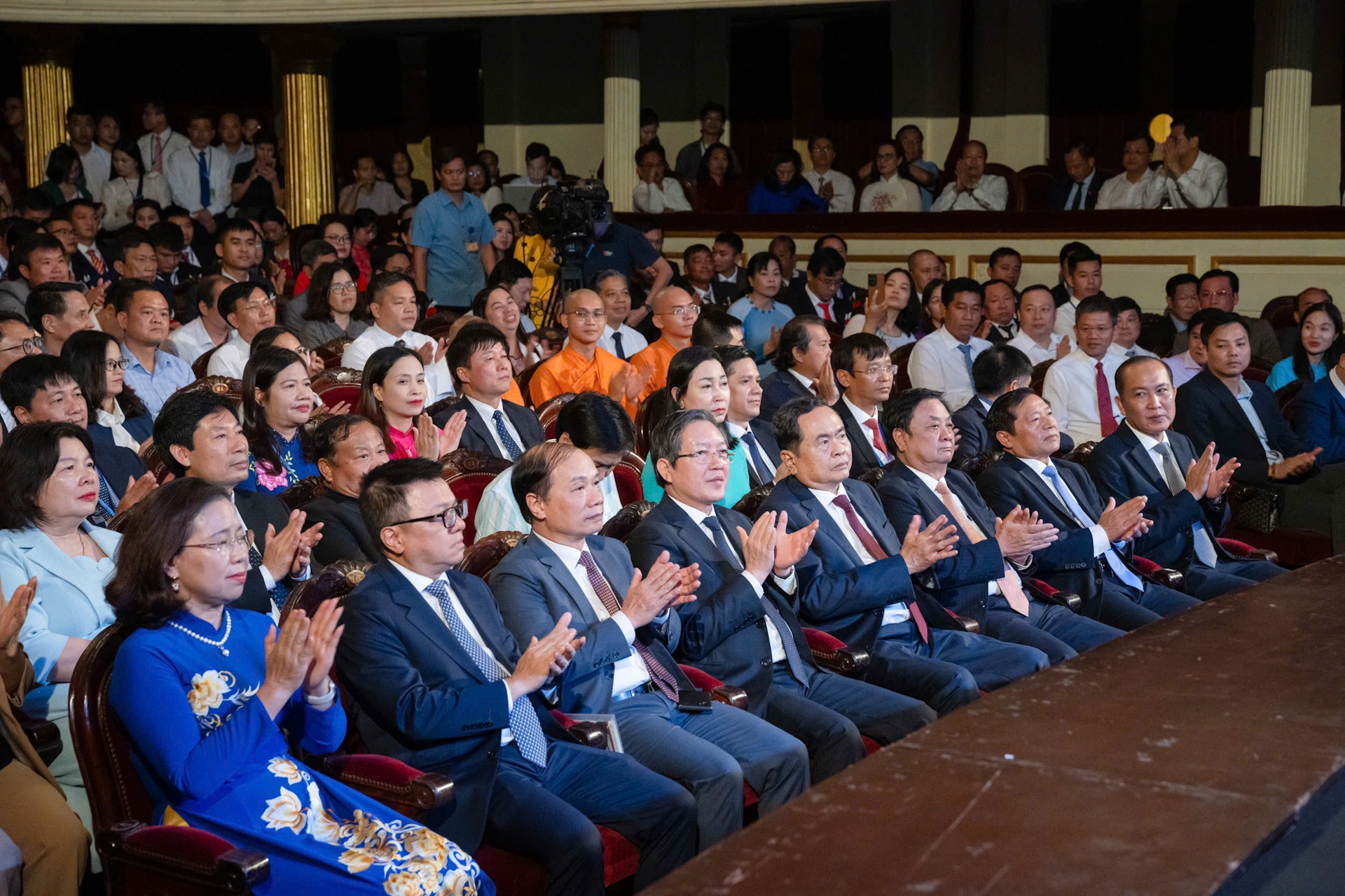 Chủ tịch Quốc hội Trần Thanh Mẫn cùng các đồng chí lãnh đạo Đảng, Nhà nước và các đại biểu dự chương trình.