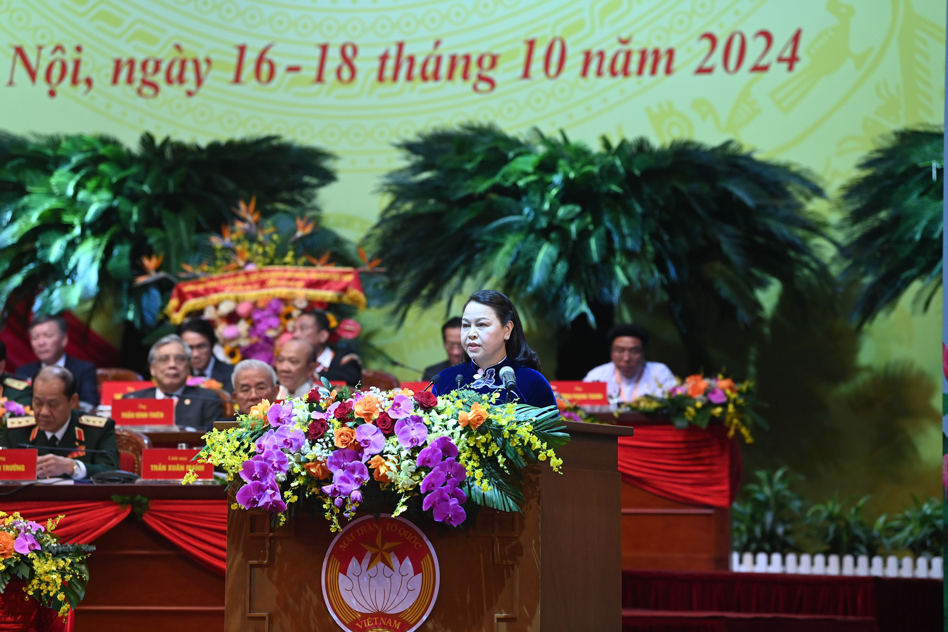 Phó Chủ tịch, Tổng Thư ký Ủy ban Trung ương Mặt trận Tổ quốc Việt Nam Nguyễn Thị Thu Hà đã trình bày Báo cáo chính trị của Đại hội.