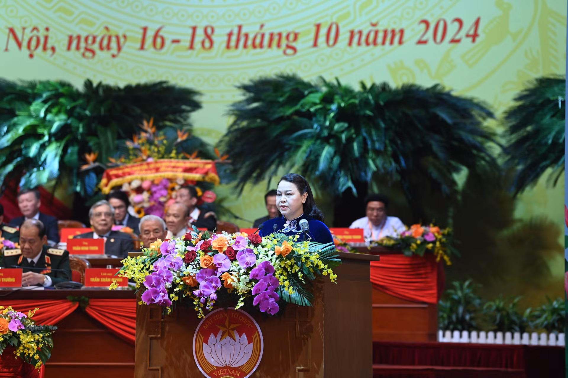 Phó Chủ tịch, Tổng Thư ký Ủy ban Trung ương Mặt trận Tổ quốc Việt Nam Nguyễn Thị Thu Hà đã trình bày Báo cáo chính trị của Đại hội.