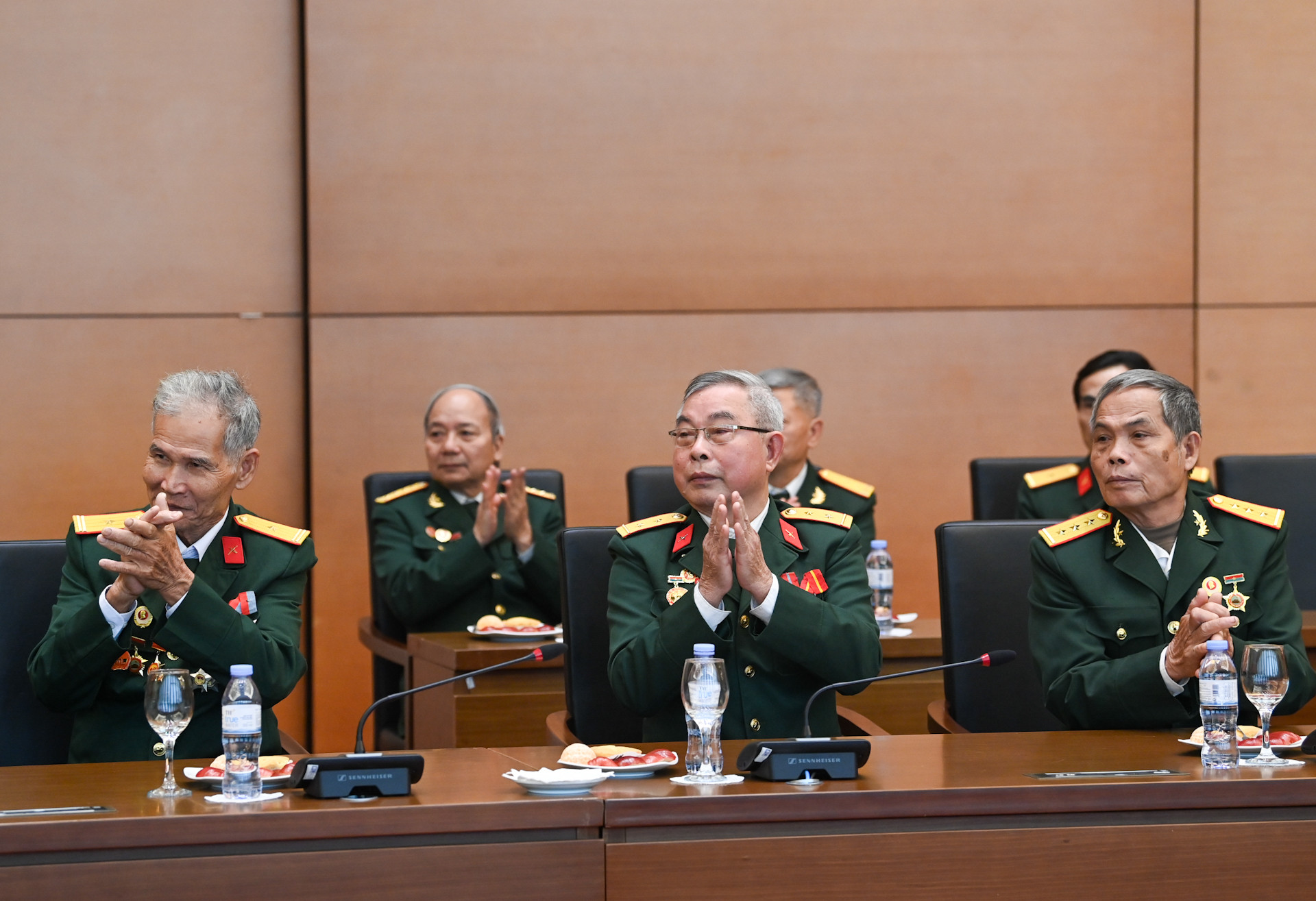 Các đại biểu người có công Trung đoàn 271 Quân khu Trị Thiên dự buổi gặp mặt.