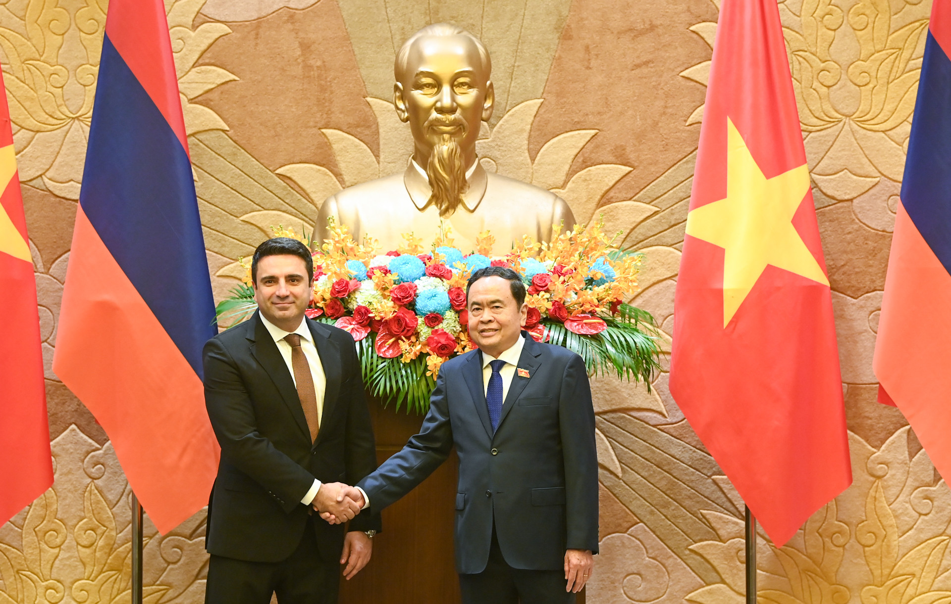 Chủ tịch Quốc hội Trần Thanh Mẫn và Chủ tịch Quốc hội Cộng hòa Armenia Alen Simonyan tại hội đàm.