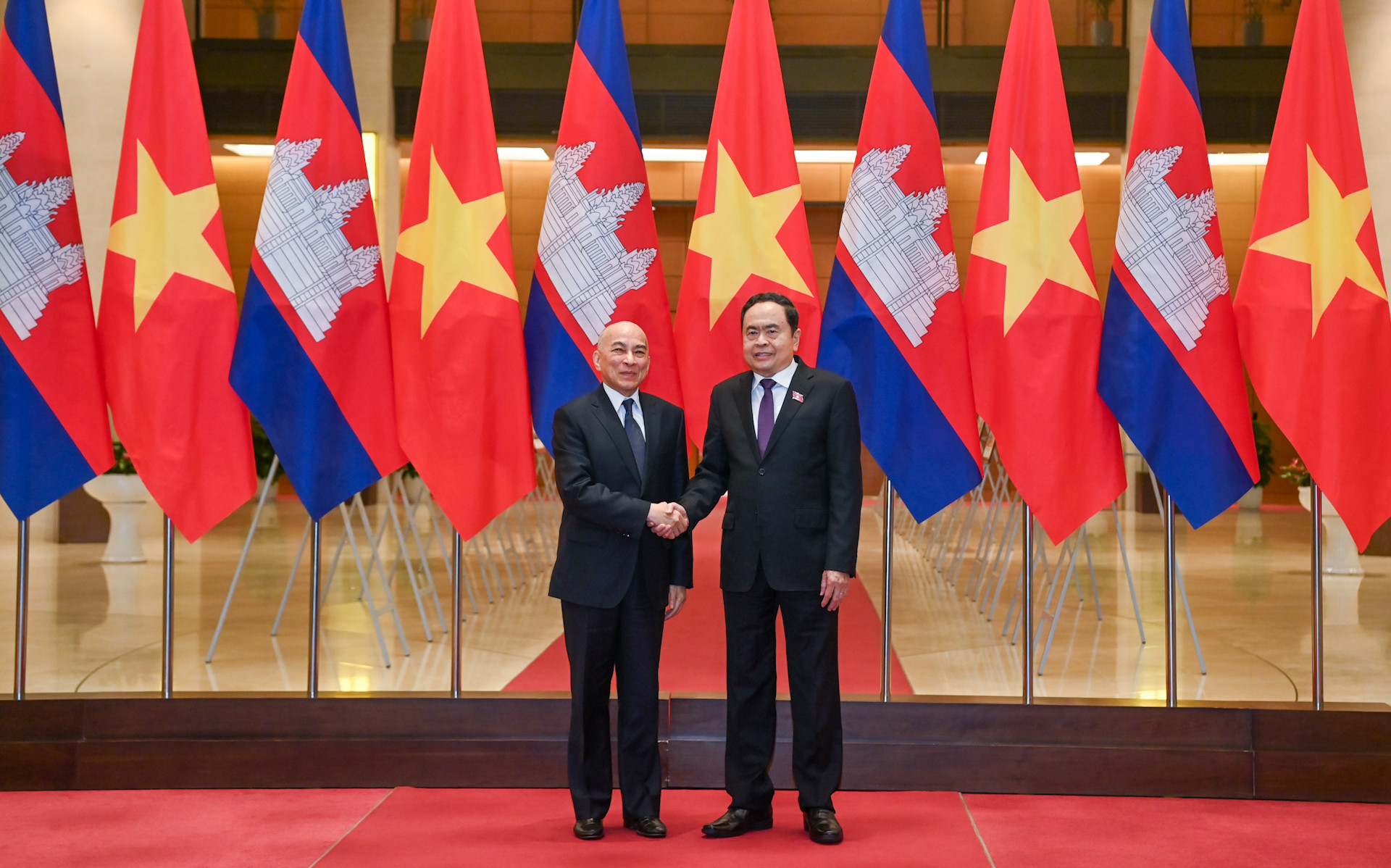 Chủ tịch Quốc hội Trần Thanh Mẫn và Quốc vương Campuchia Norodom Sihamoni.