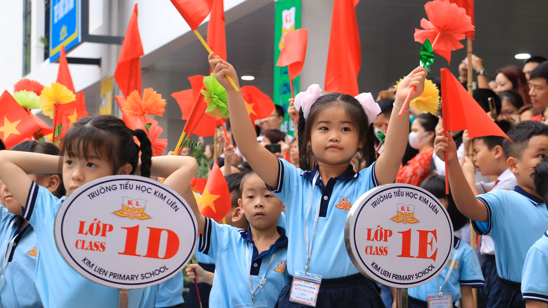 Học sinh Trường tiểu học Kim Liên, Hà Nội, trong lễ khai giảng năm học 2023-2024. (Ảnh: NAM NGUYỄN)