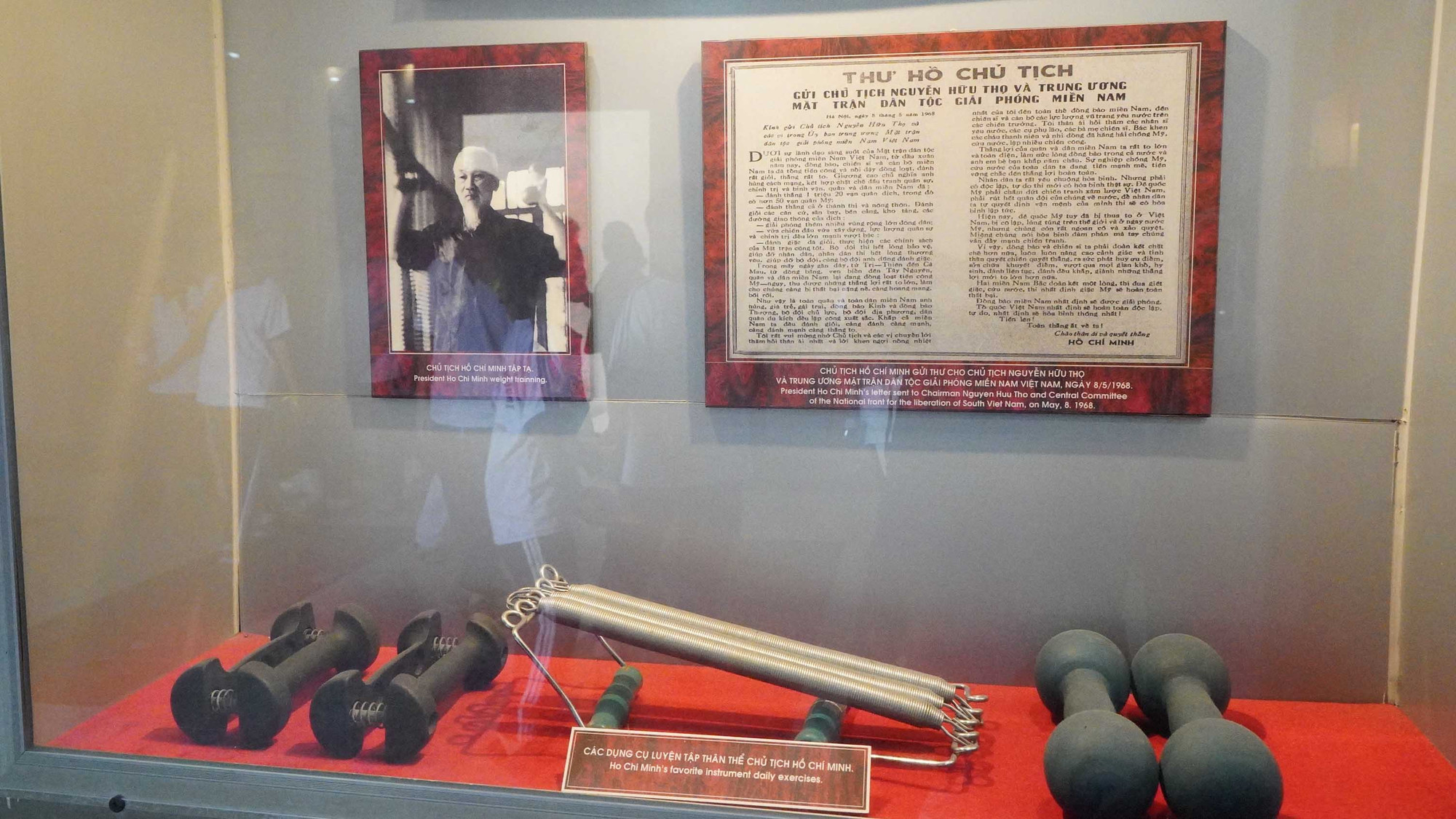 Đặc biệt, một số đồ vật, vật dụng gắn liền với cuộc sống của Bác Hồ cũng được lưu giữ và trưng bày tại đây. Đặc biệt, một số đồ vật, vật dụng gắn liền với cuộc sống của Bác Hồ cũng được lưu giữ và trưng bày tại đây.