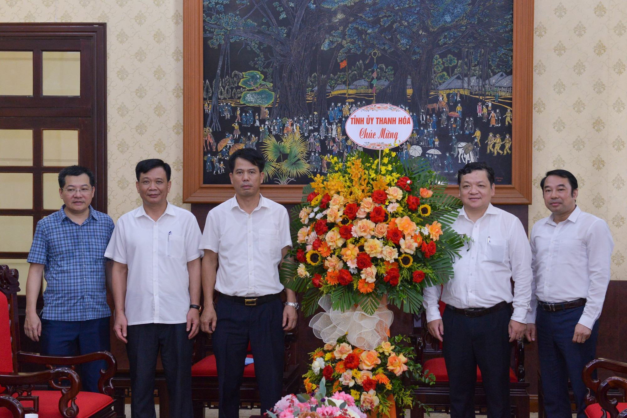 [Ảnh] Các cơ quan, đơn vị thăm và chúc mừng Báo Nhân Dân nhân dịp 21/6 ảnh 3