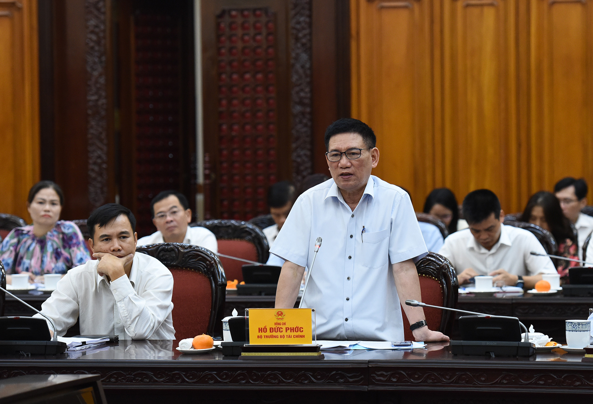 Bộ trưởng Tài chính Hồ Đức Phớc phát biểu ý kiến tại cuộc họp. Bộ trưởng Tài chính Hồ Đức Phớc phát biểu ý kiến tại cuộc họp.
