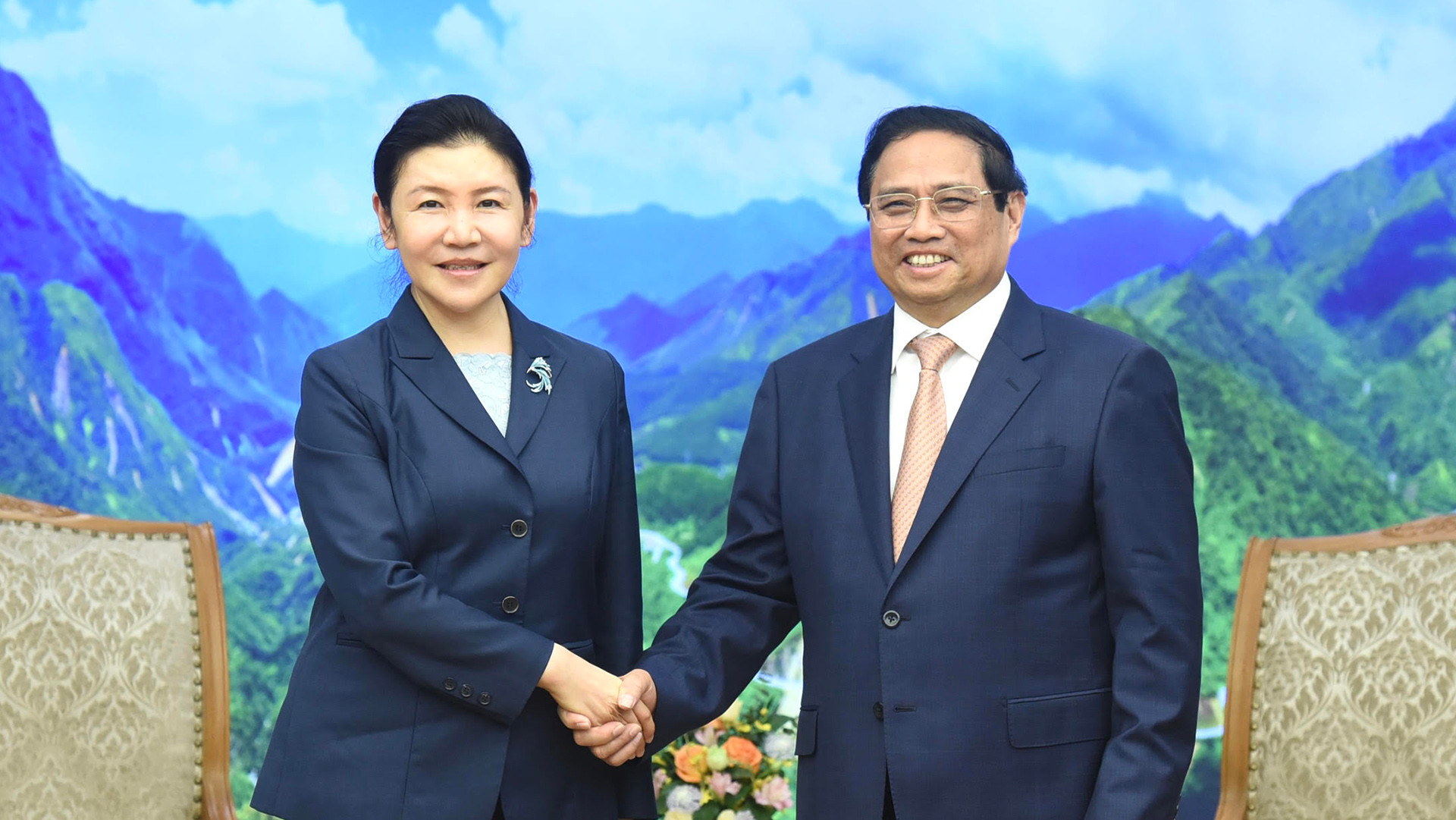 Thủ tướng Phạm Minh Chính đón Bộ trưởng Tư pháp Trung Quốc Hạ Vinh.
