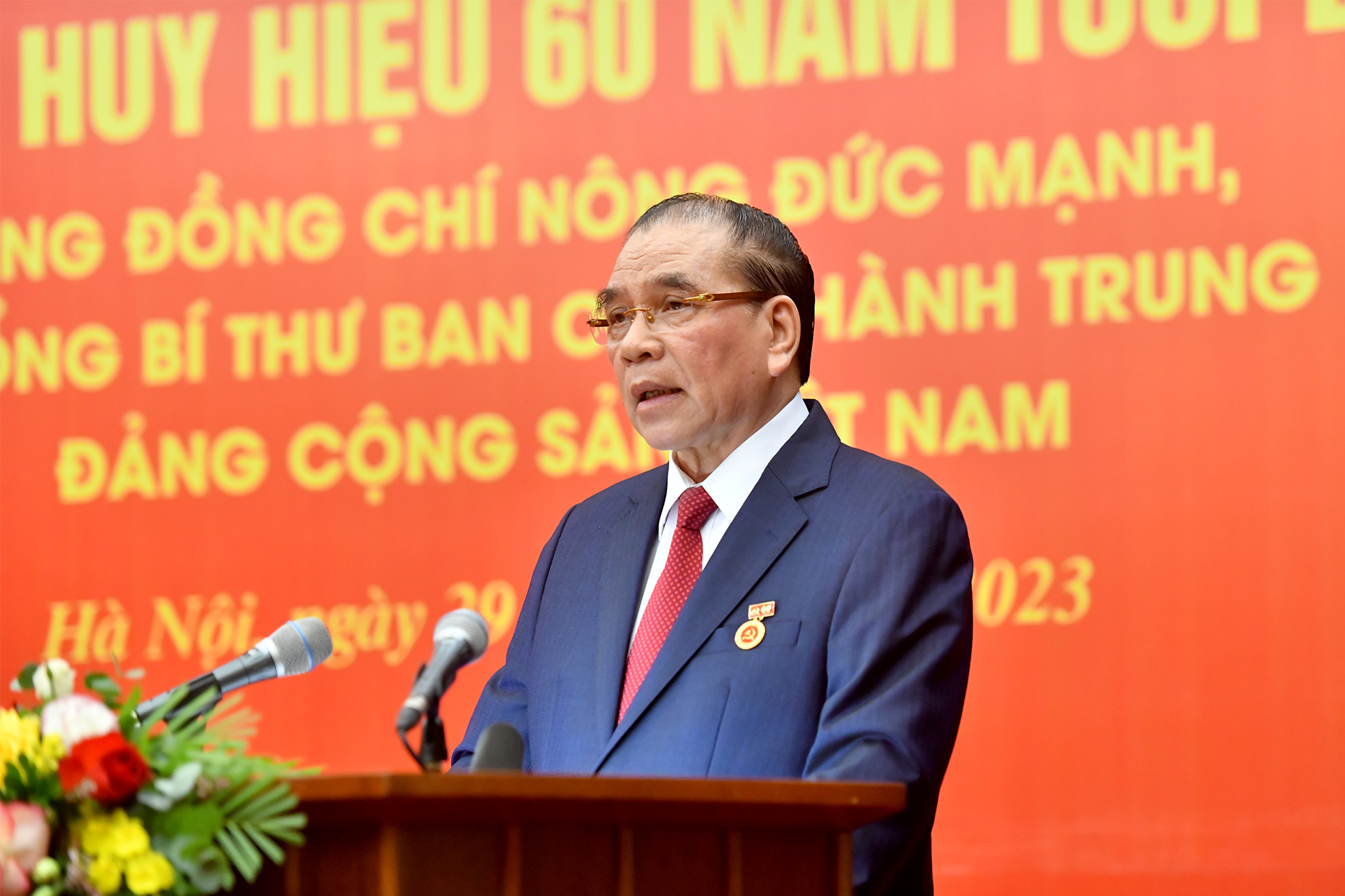 Nguyên Tổng Bí thư Nông Đức Mạnh phát biểu tại buổi lễ.