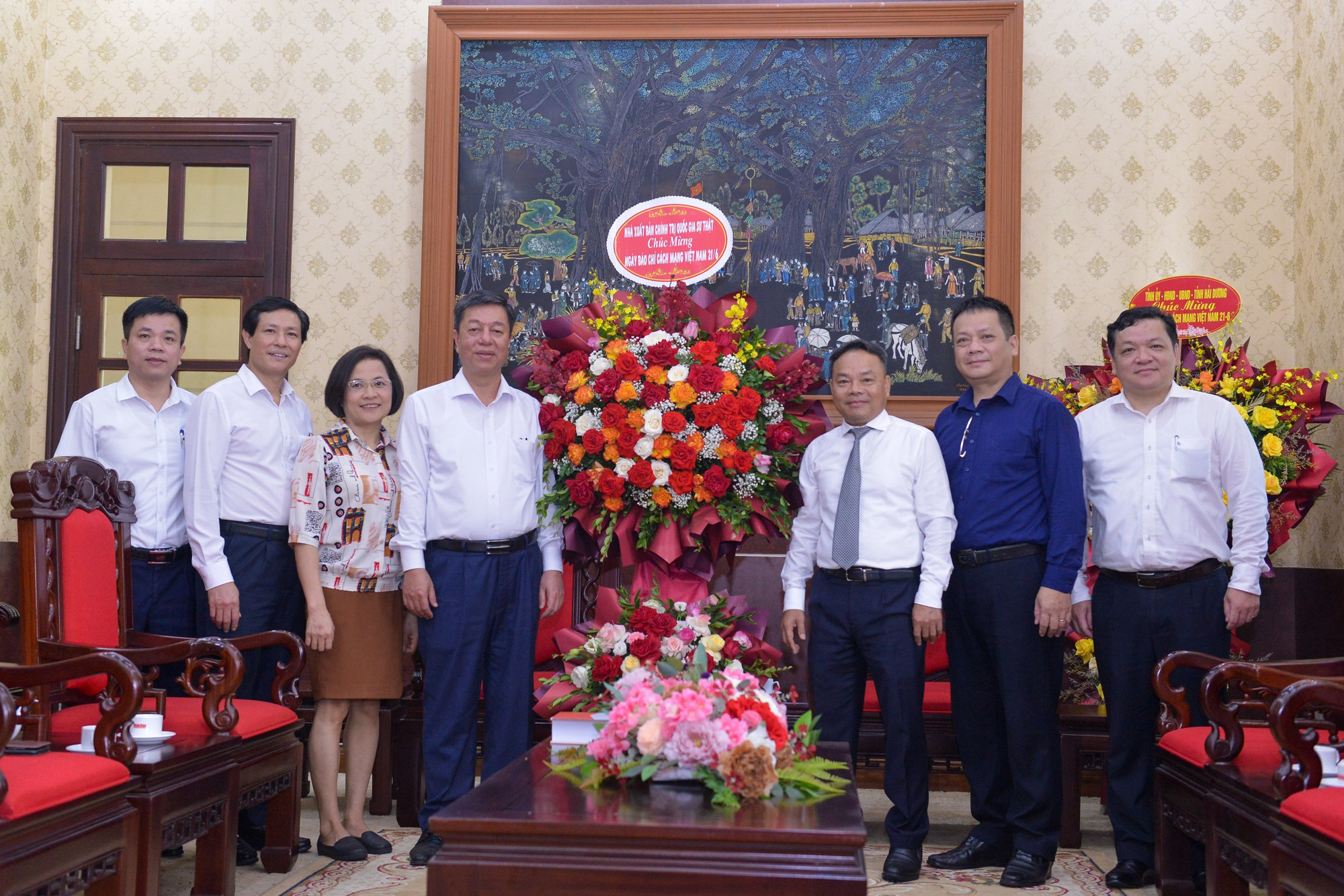 [Ảnh] Các cơ quan, đơn vị thăm và chúc mừng Báo Nhân Dân nhân dịp 21/6 ảnh 1